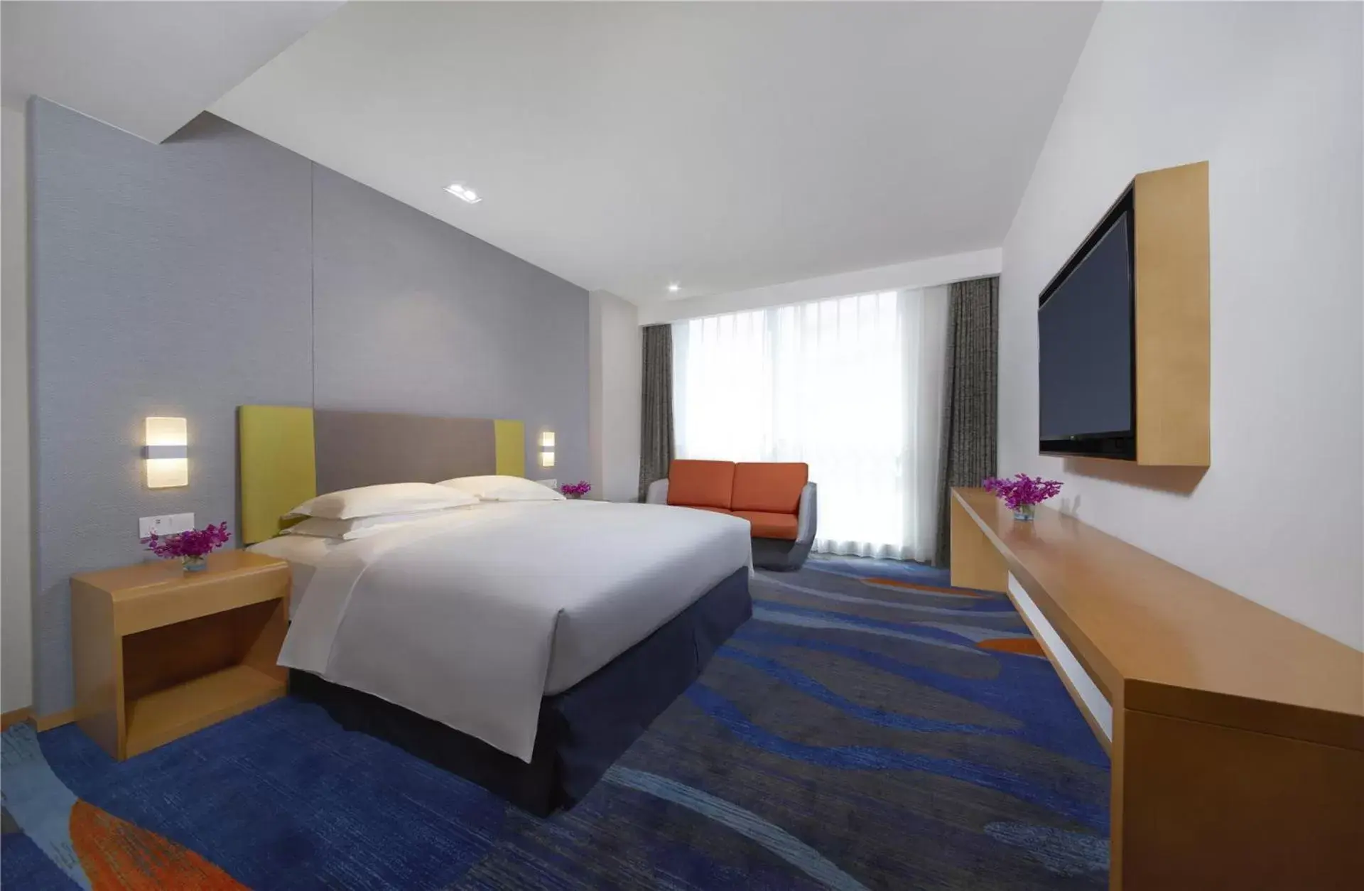 Photo of the whole room, Bed in Holiday Inn Express Zhengzhou Zhengdong, an IHG Hotel