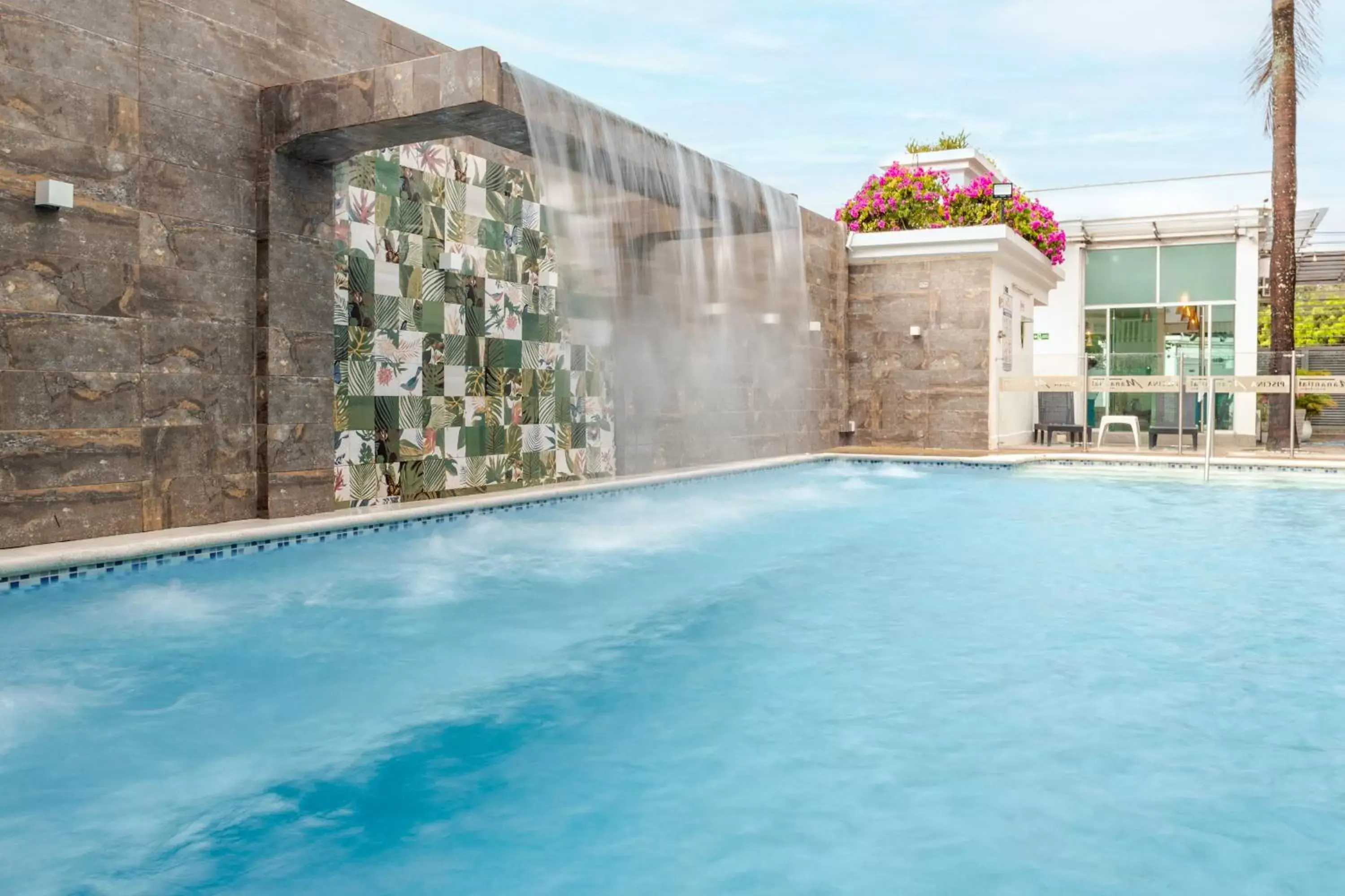 Pool view in Hotel Manantial Melgar Pool view in Hotel Manantial Melgar