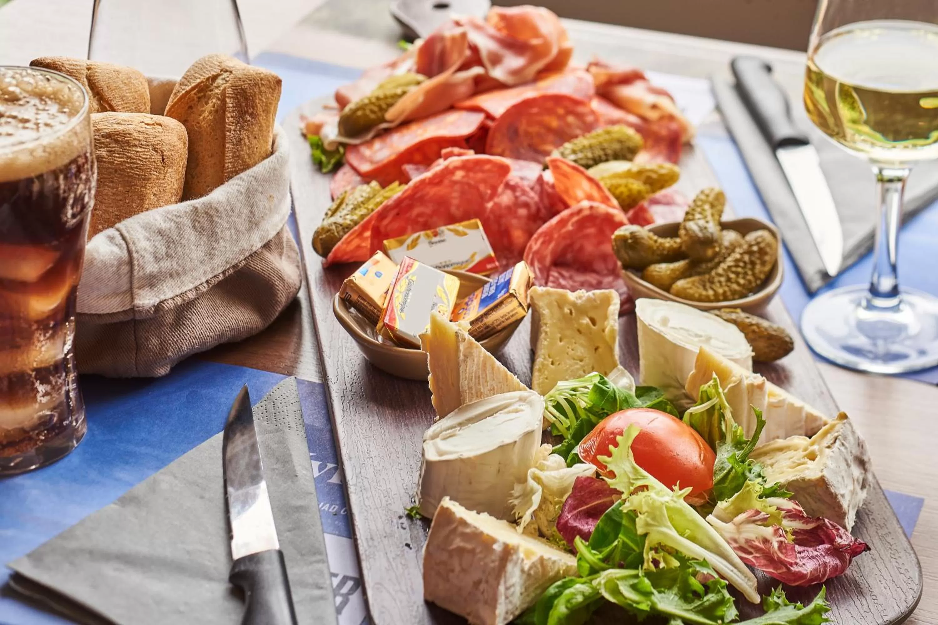 Food and drinks in Kyriad Caen Nord - Hérouville-Saint-Clair