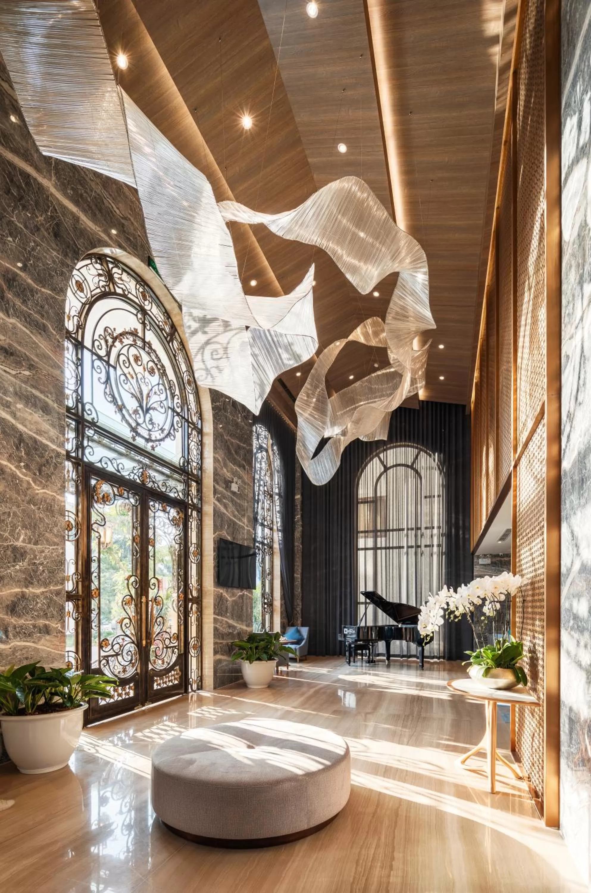 Communal lounge/ TV room in D'Lecia Ha Long Hotel