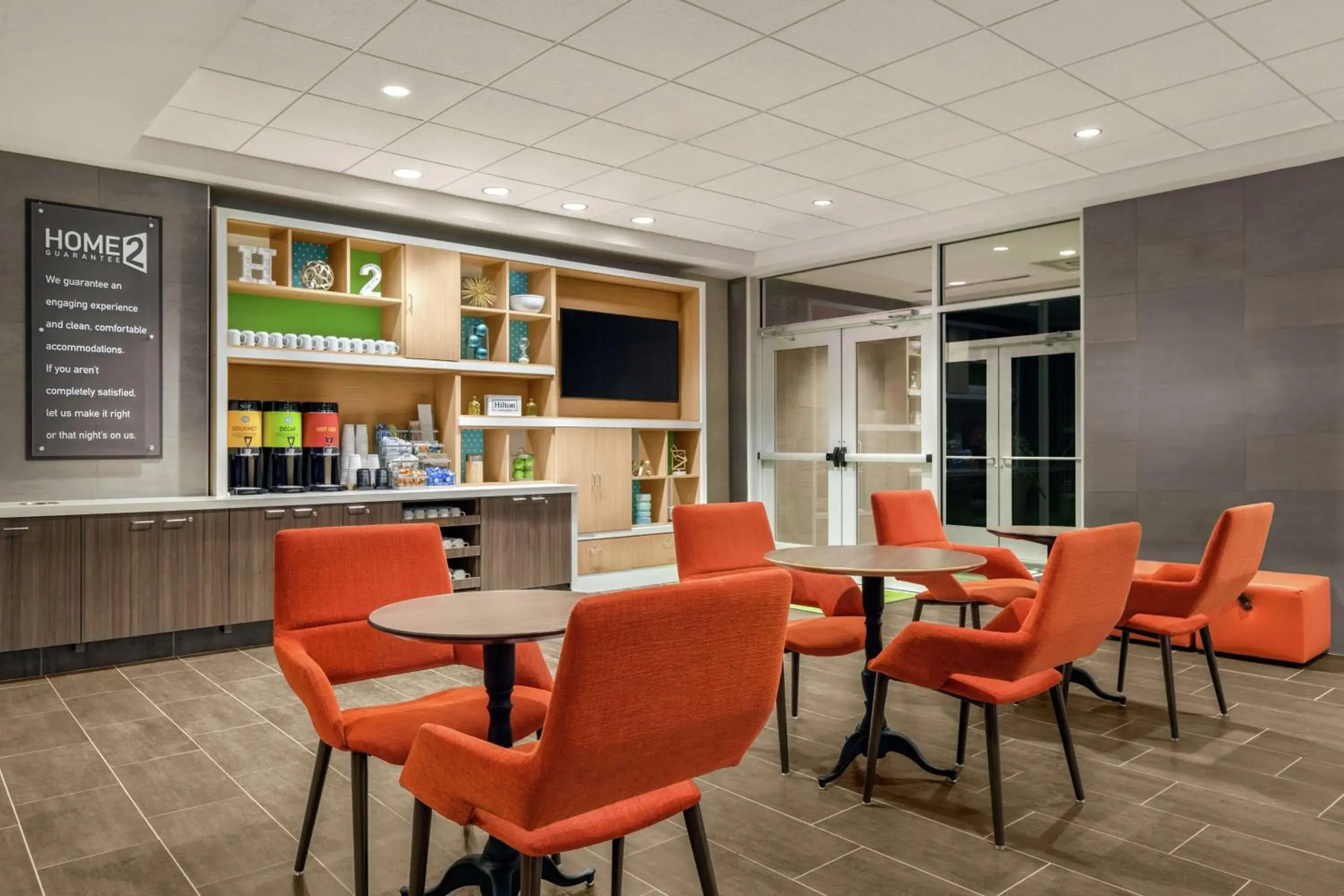 Dining area, Lounge/Bar in Home2 Suites by Hilton Sarasota - Bradenton Airport, FL