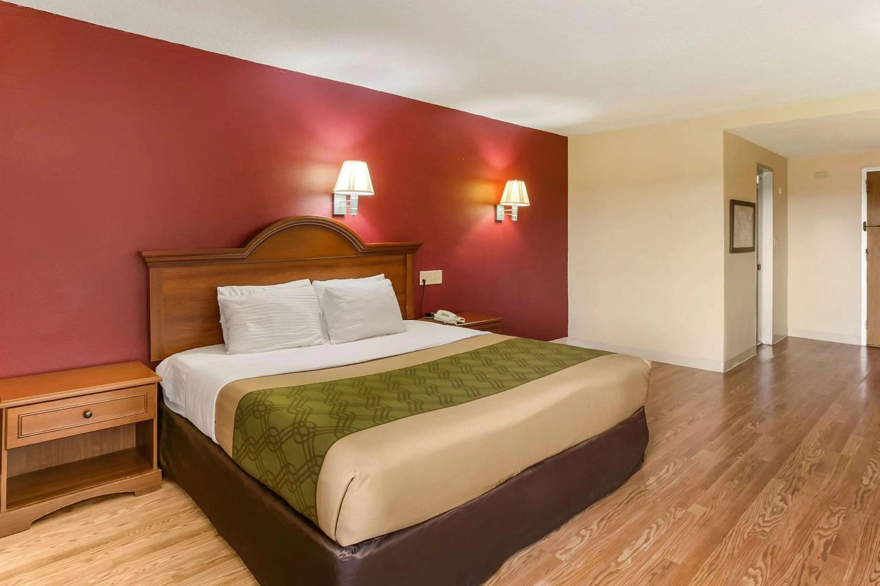 Photo of the whole room, Bed in Inn at York