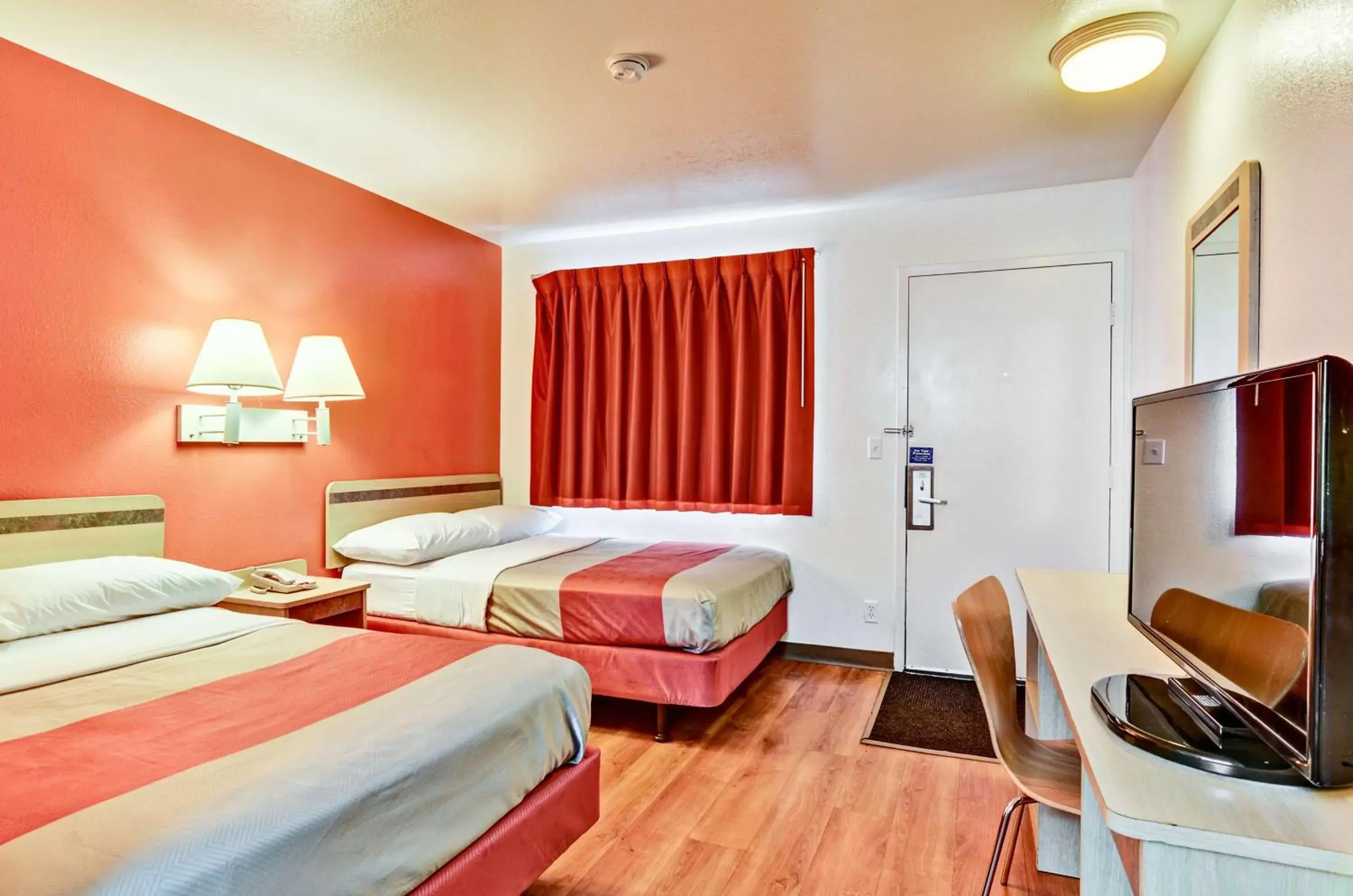 Quadruple Room in Motel 6-Pittsburgh, PA - Crafton Quadruple Room in Motel 6-Pittsburgh, PA - Crafton