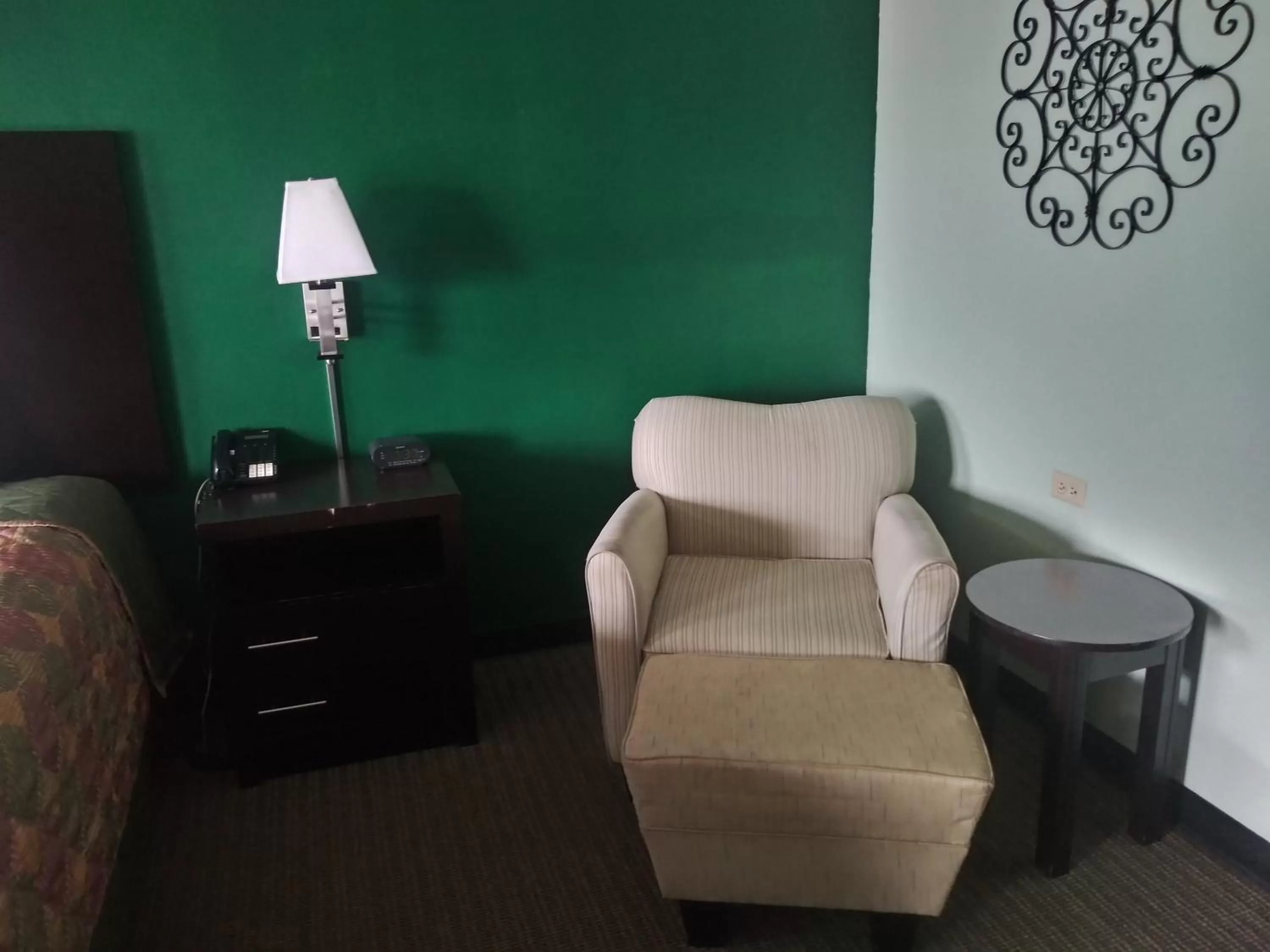 Seating area in Hearthstone Inn