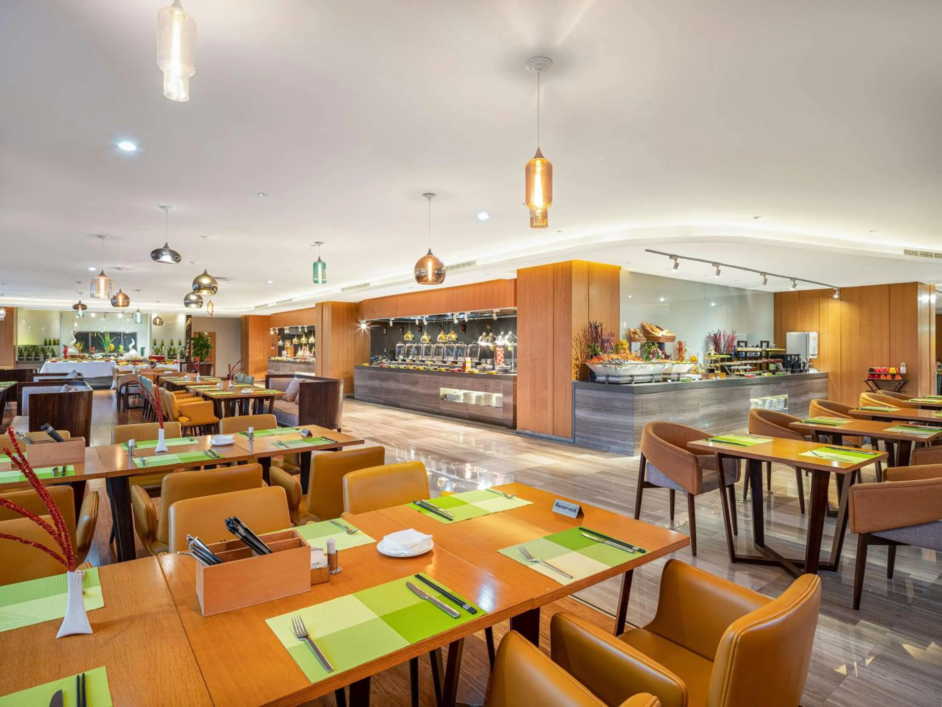 Dining area in Hilton Garden Inn Chengdu Huayang