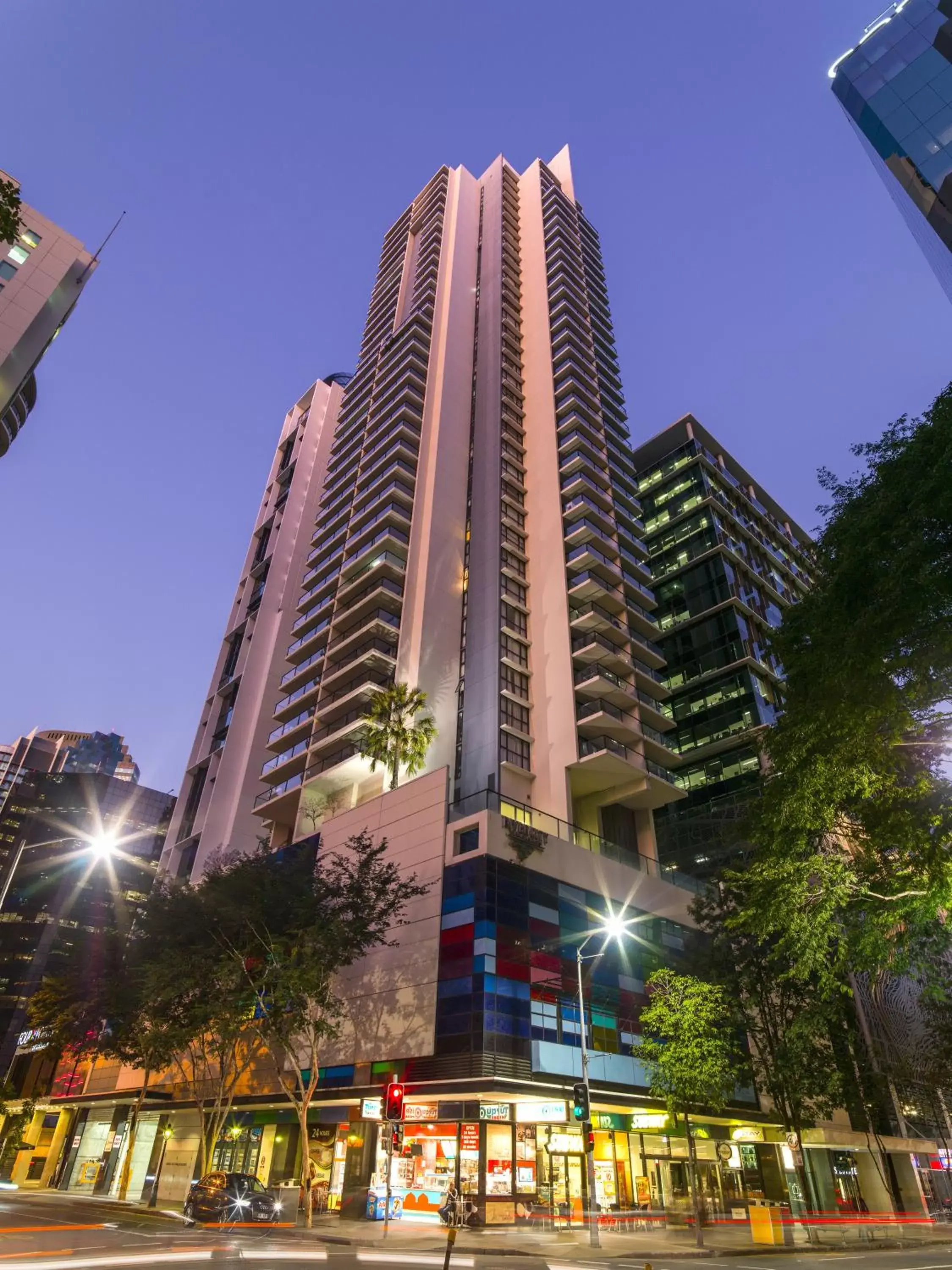 Facade/entrance, Property Building in iStay River City Brisbane