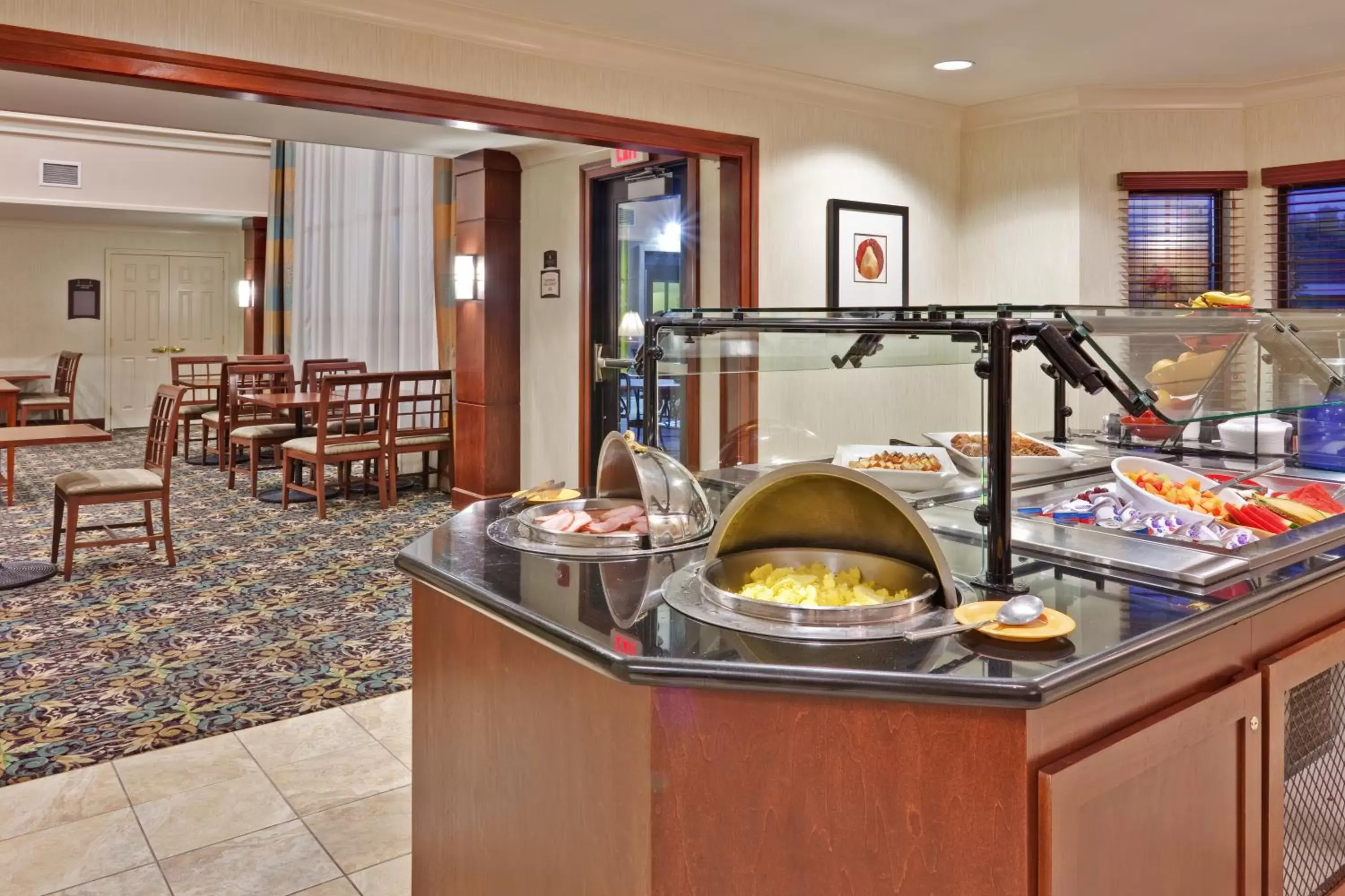 Breakfast in Staybridge Suites Buffalo by IHG Breakfast in Staybridge Suites Buffalo by IHG