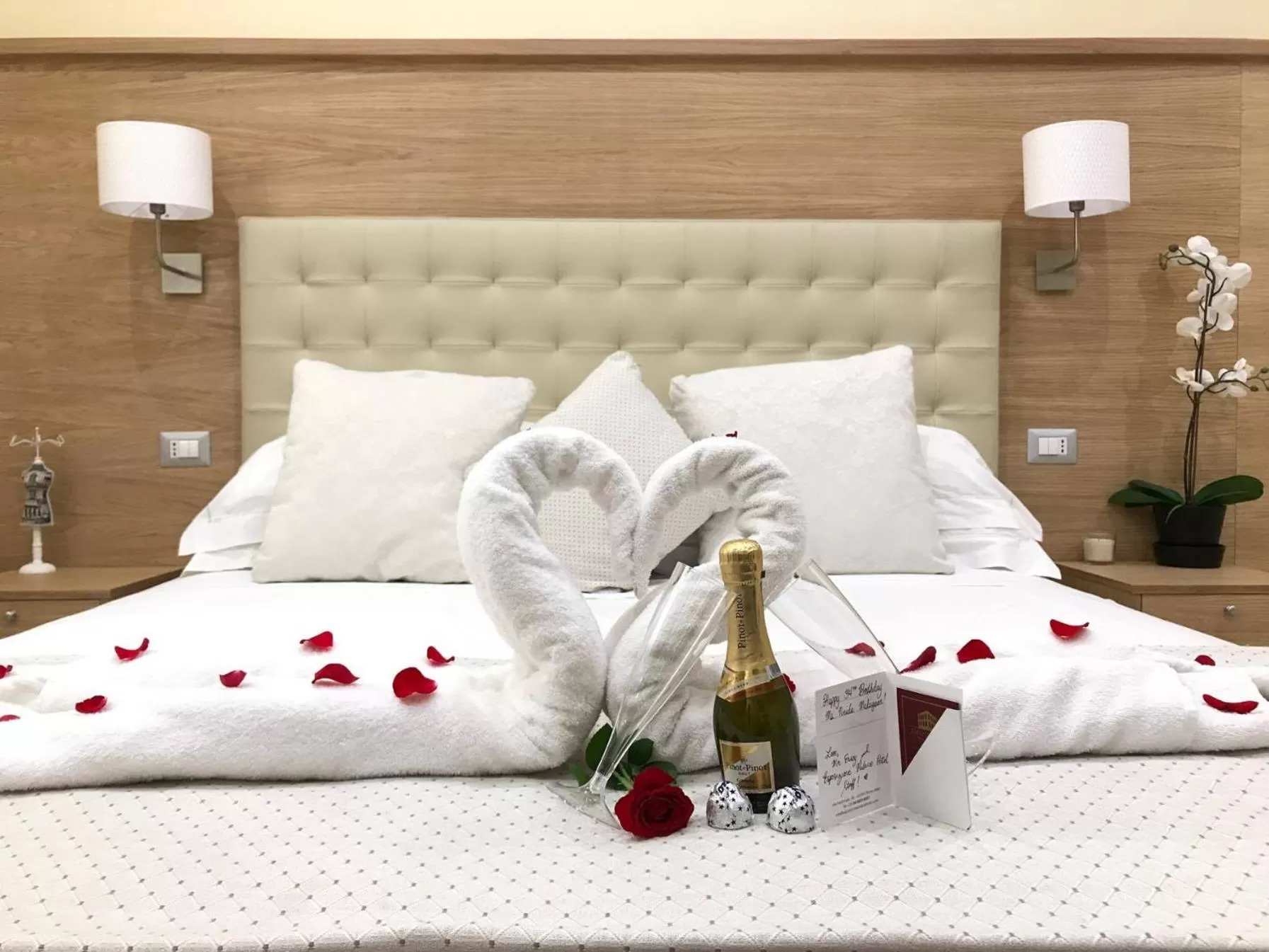 Decorative detail, Bed in Esposizione Palace Hotel