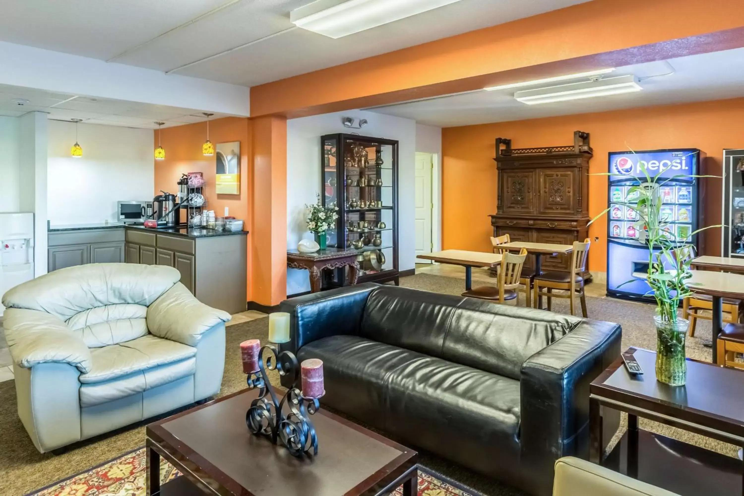 Lobby or reception, Lounge/Bar in Motel 6-Springfield, OH