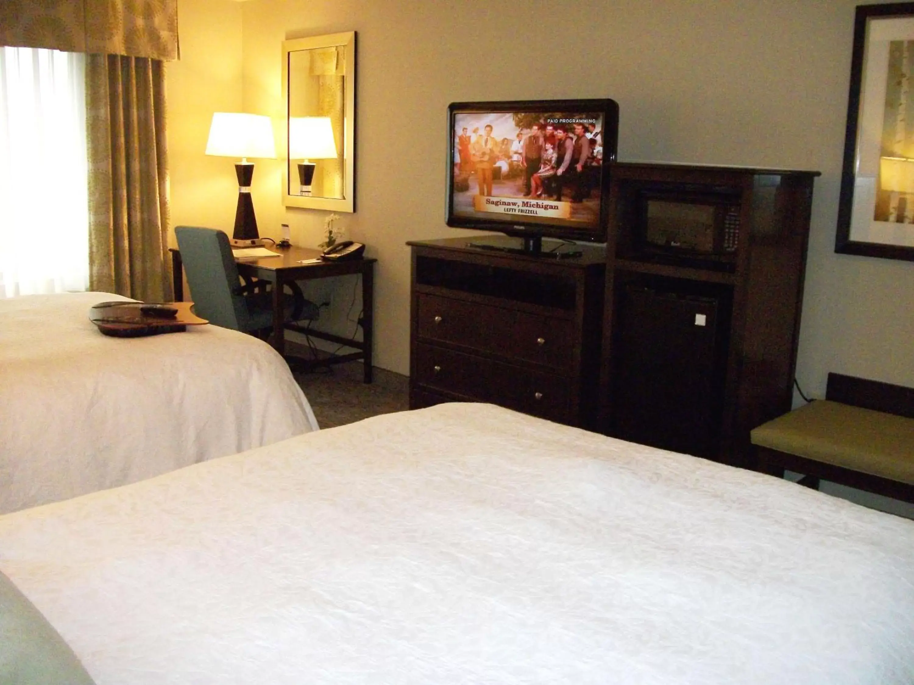 Bed, TV/Entertainment Center in Hampton Inn & Suites Manteca