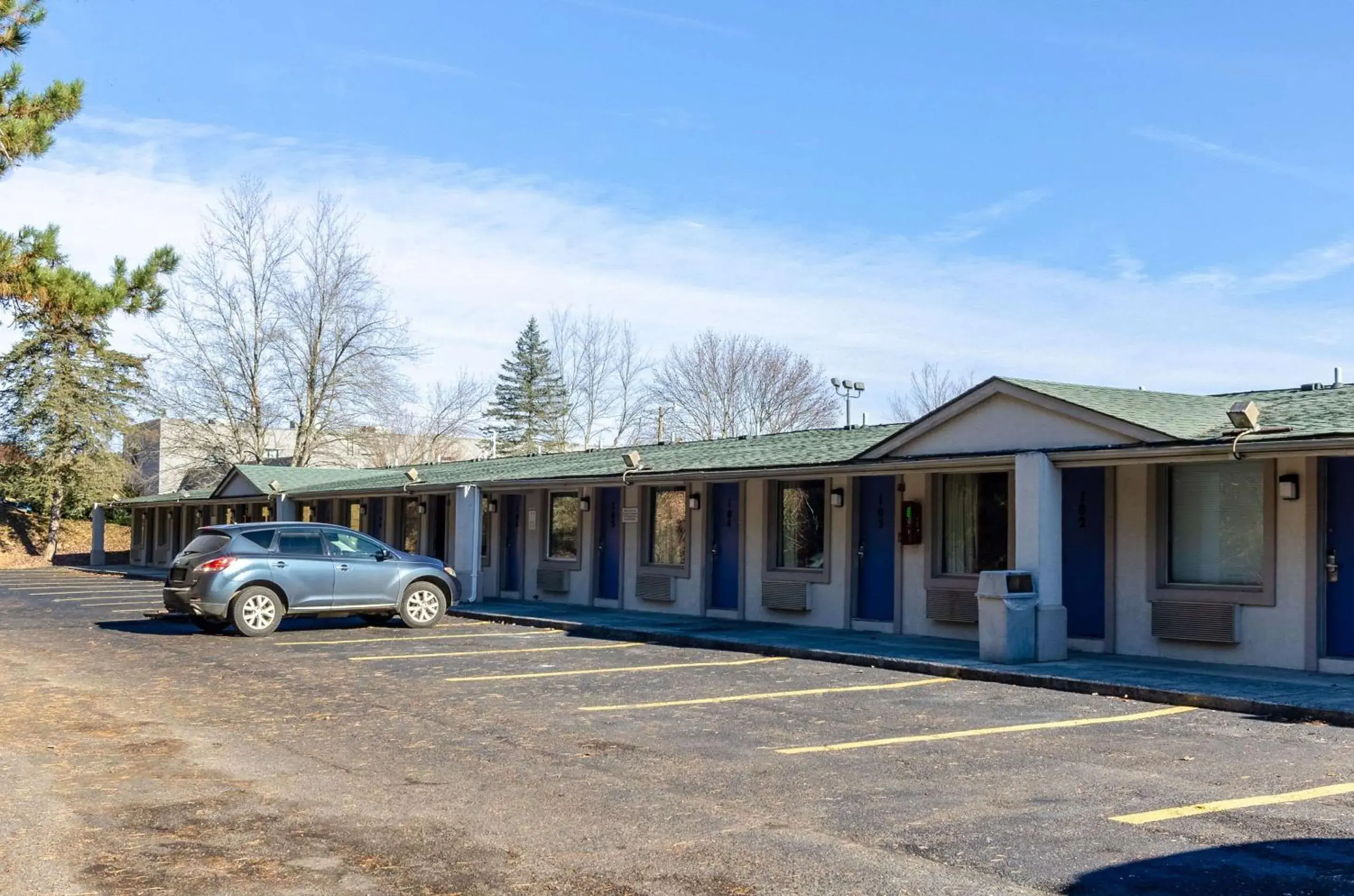 Property Building in Rodeway Inn