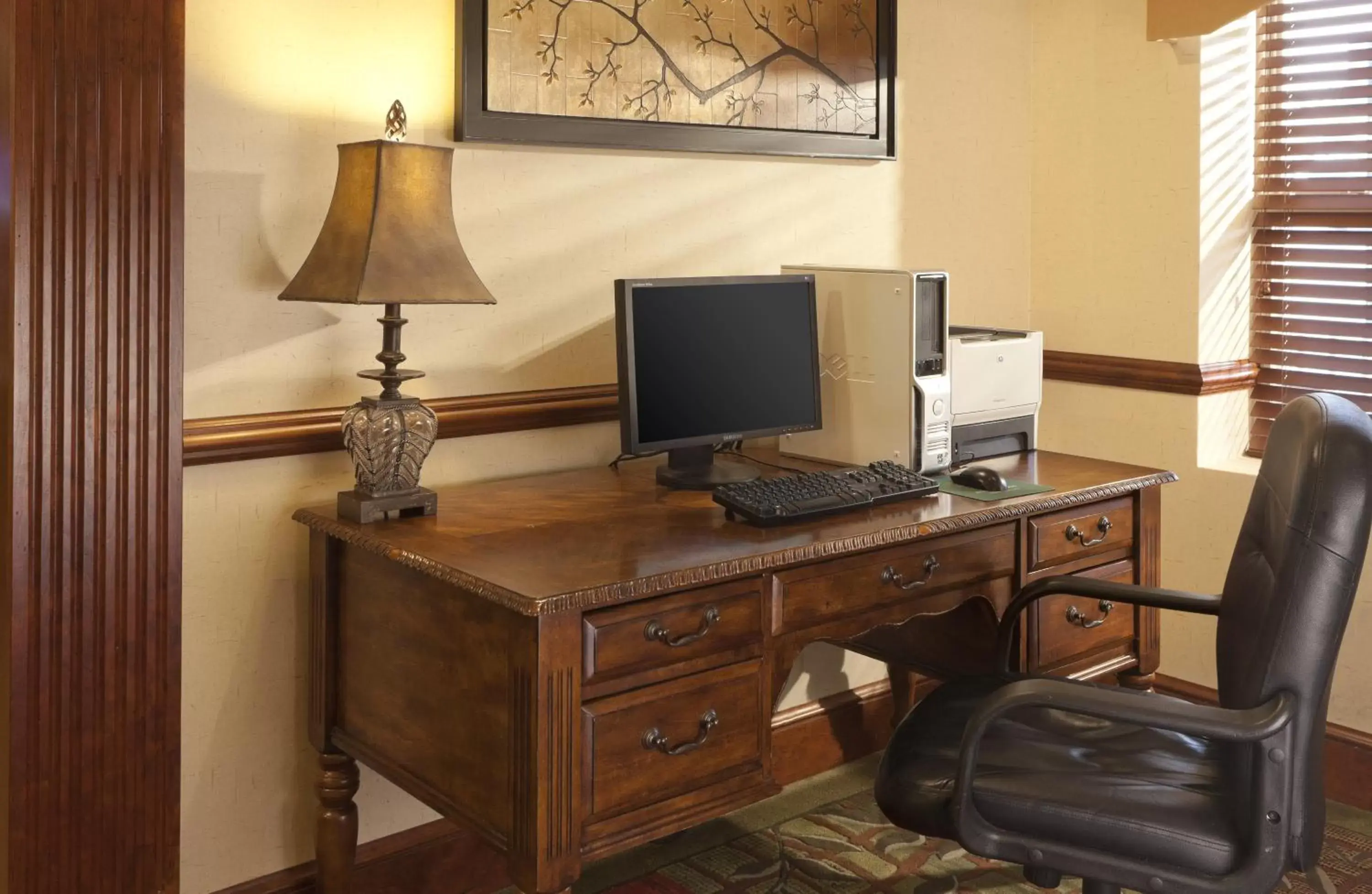 Business facilities, TV/Entertainment Center in Country Inn & Suites by Radisson, Potomac Mills Woodbridge, VA