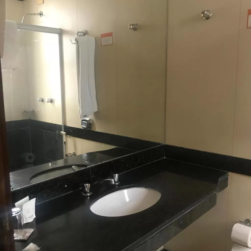 Bathroom in Boulevard Express