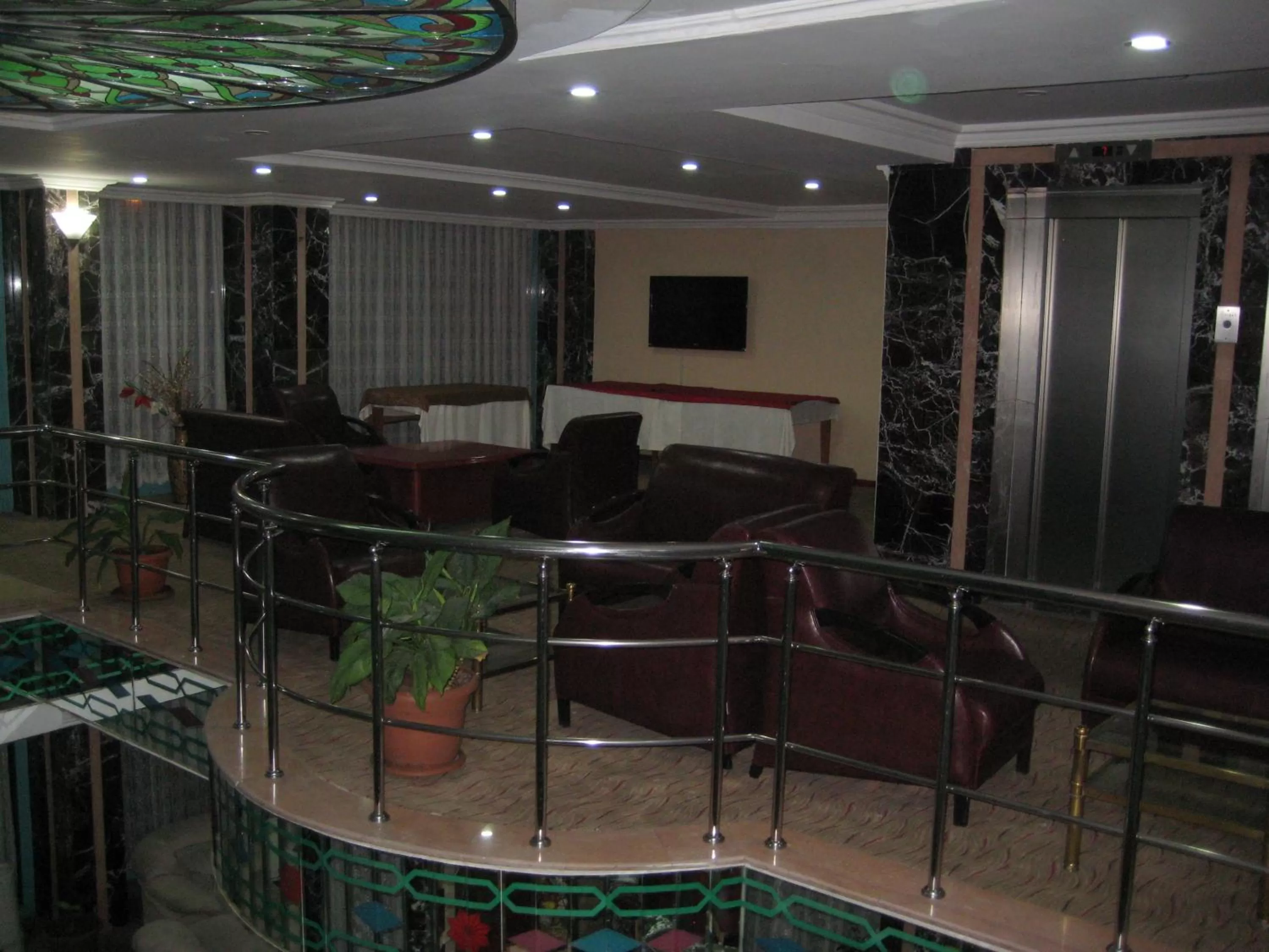 Communal lounge/ TV room in Miroglu Hotel