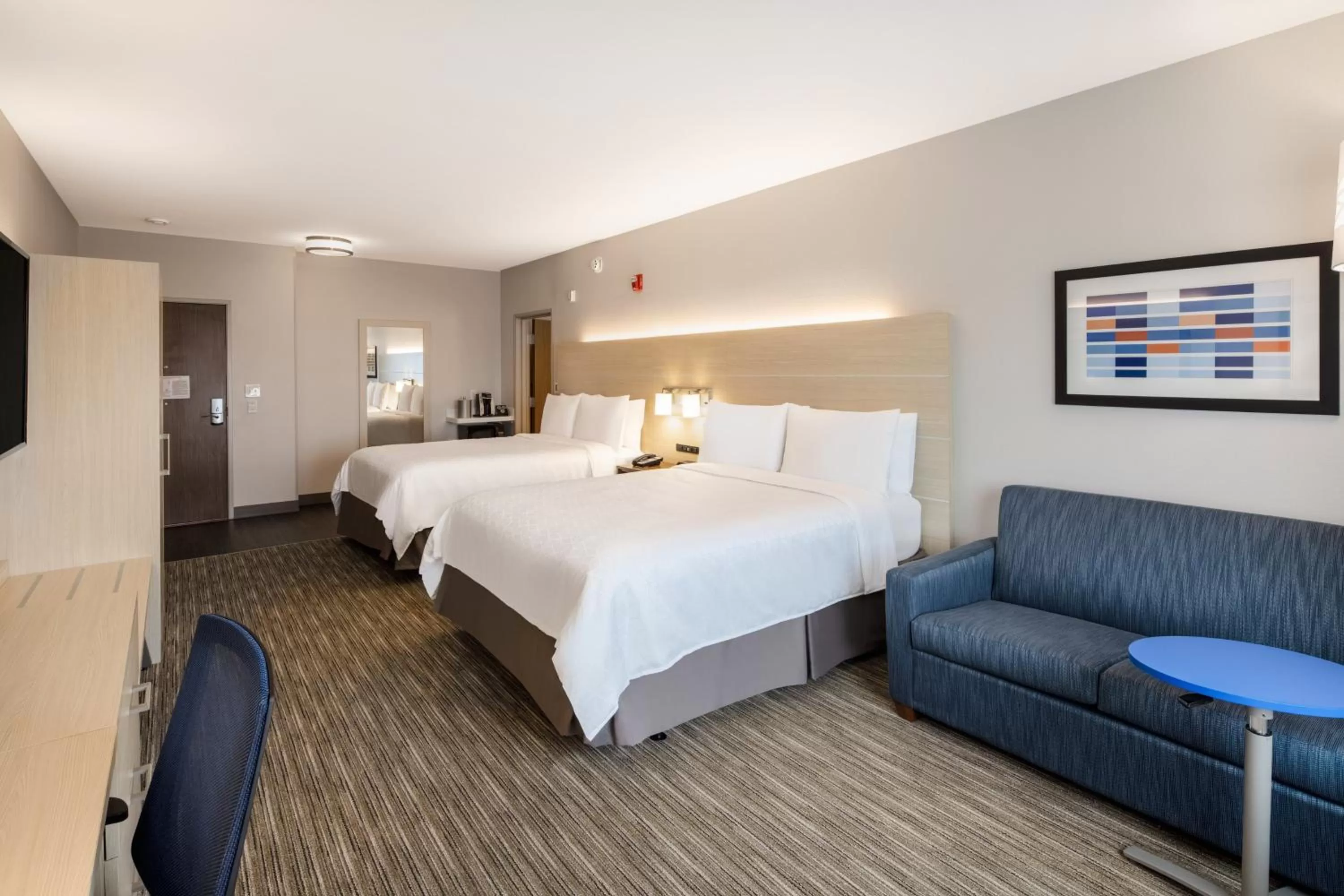 Photo of the whole room, Bed in Holiday Inn Express & Suites Ft Myers Beach-Sanibel Gateway by IHG