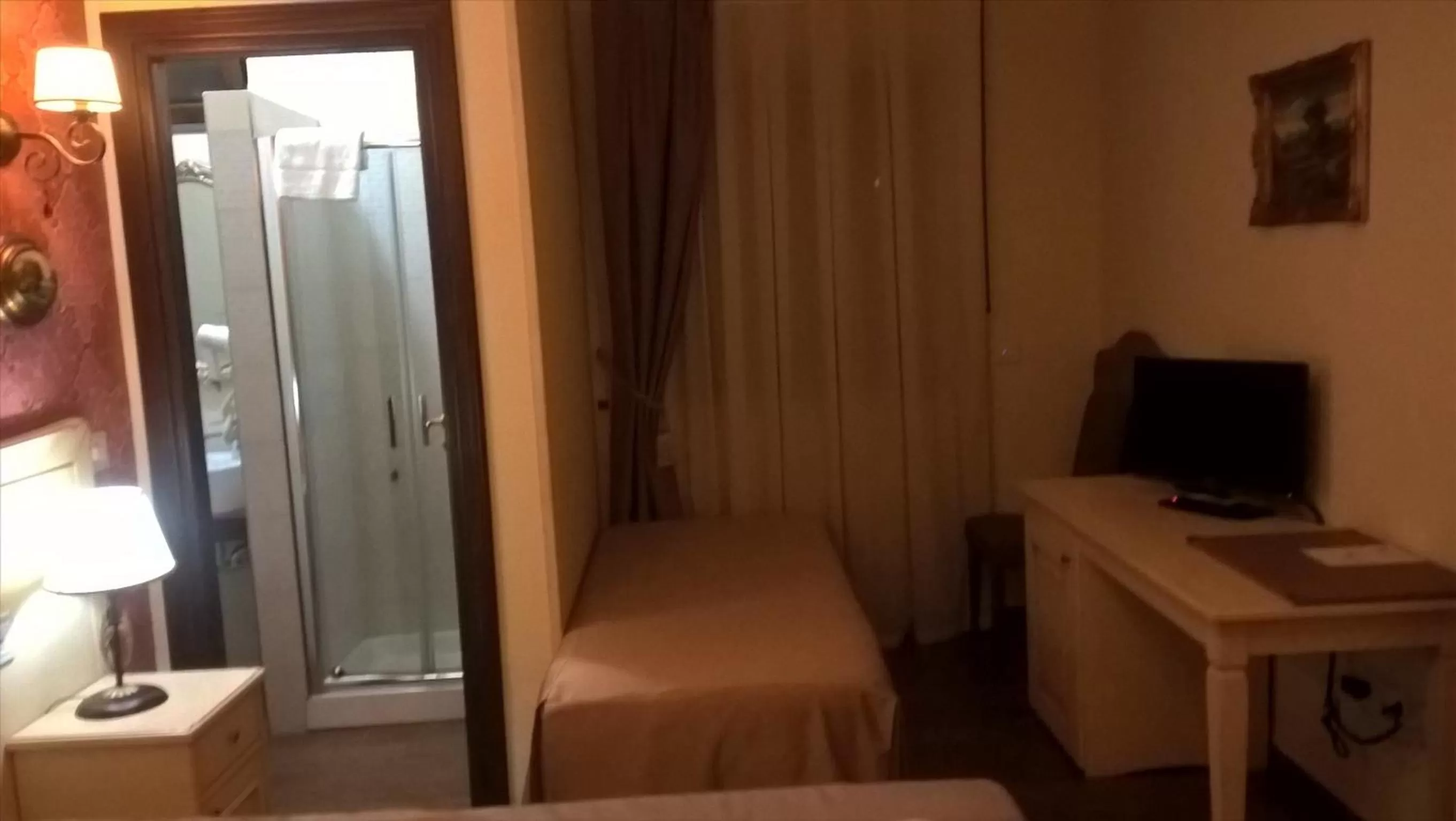 Triple Room in Hotel Villa Clementina