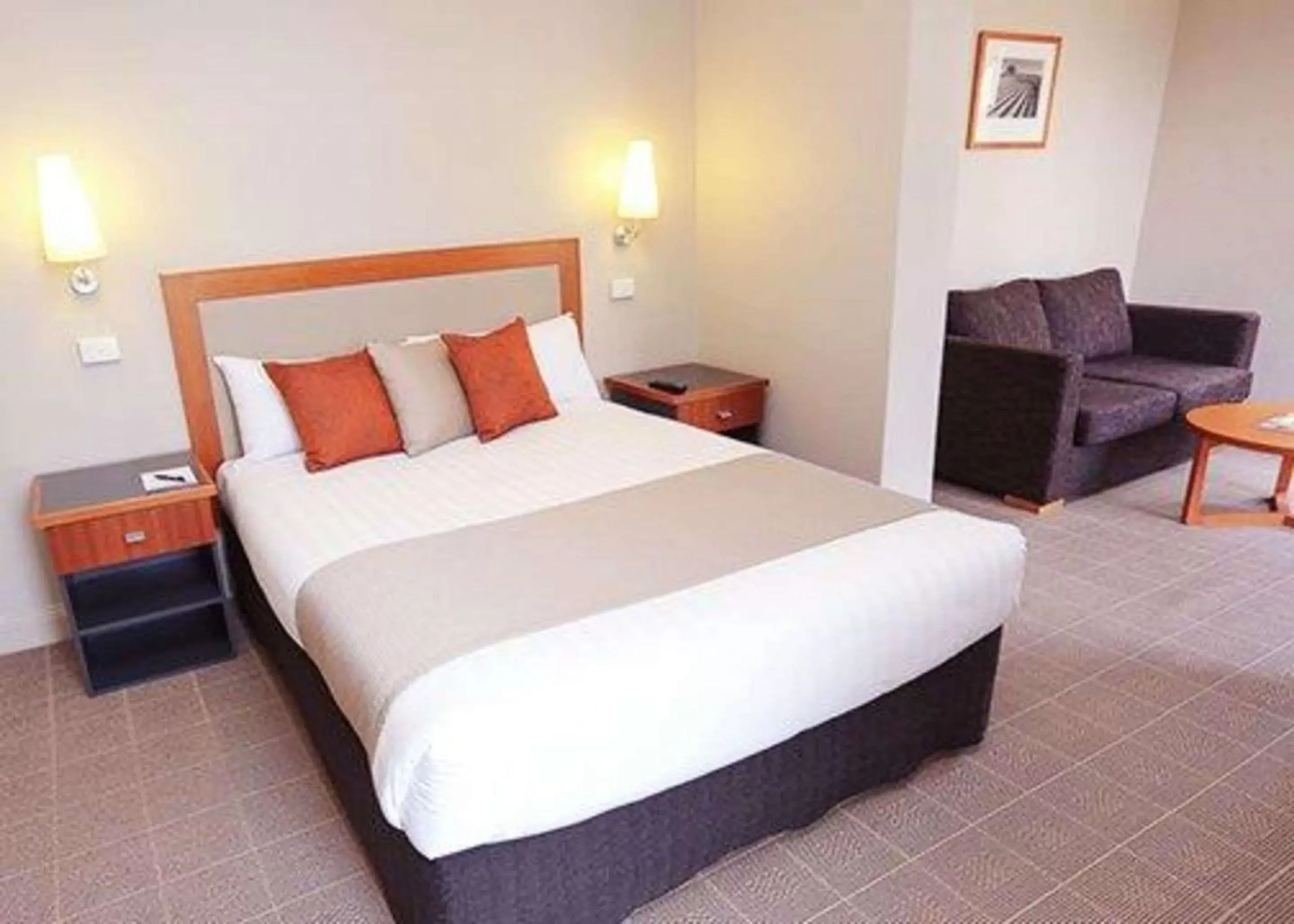 Bedroom, Bed in Quality Hotel Mildura Grand