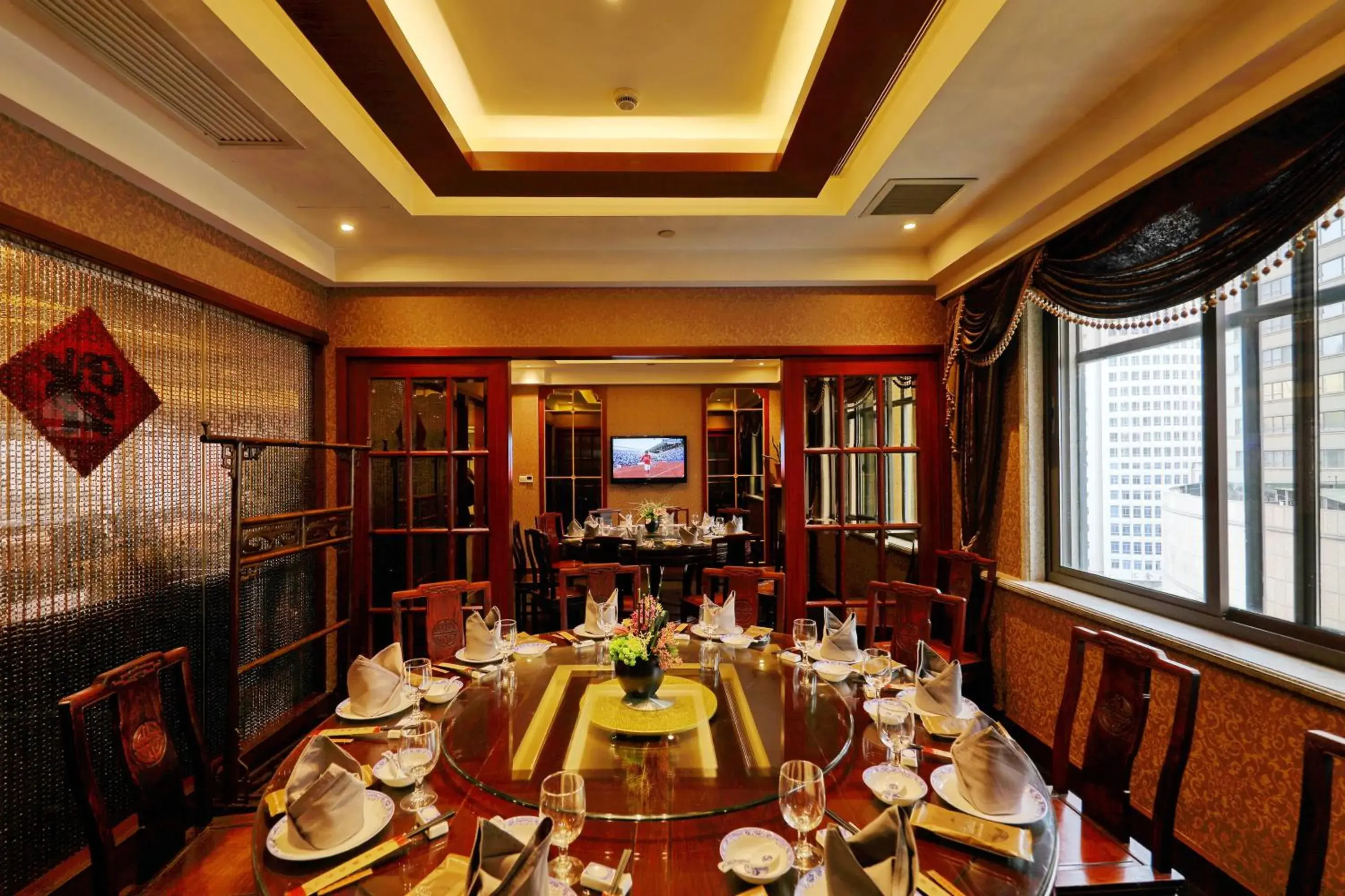 Restaurant/places to eat in Seventh Heaven Hotel Restaurant/places to eat in Seventh Heaven Hotel