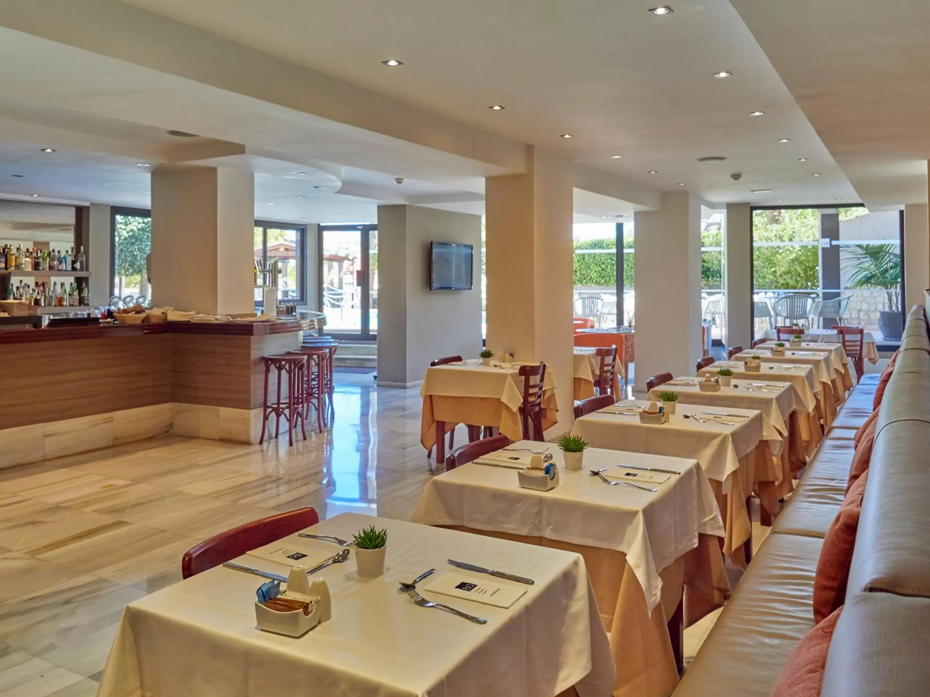 Restaurant/Places to Eat in BQ Augusta Hotel