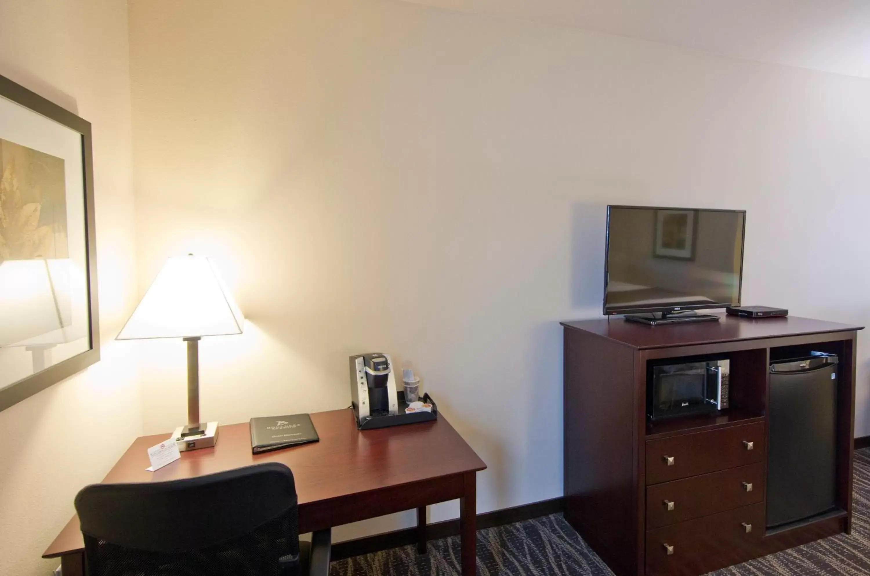 TV and multimedia, TV/Entertainment Center in Cobblestone Inn & Suites - Boone