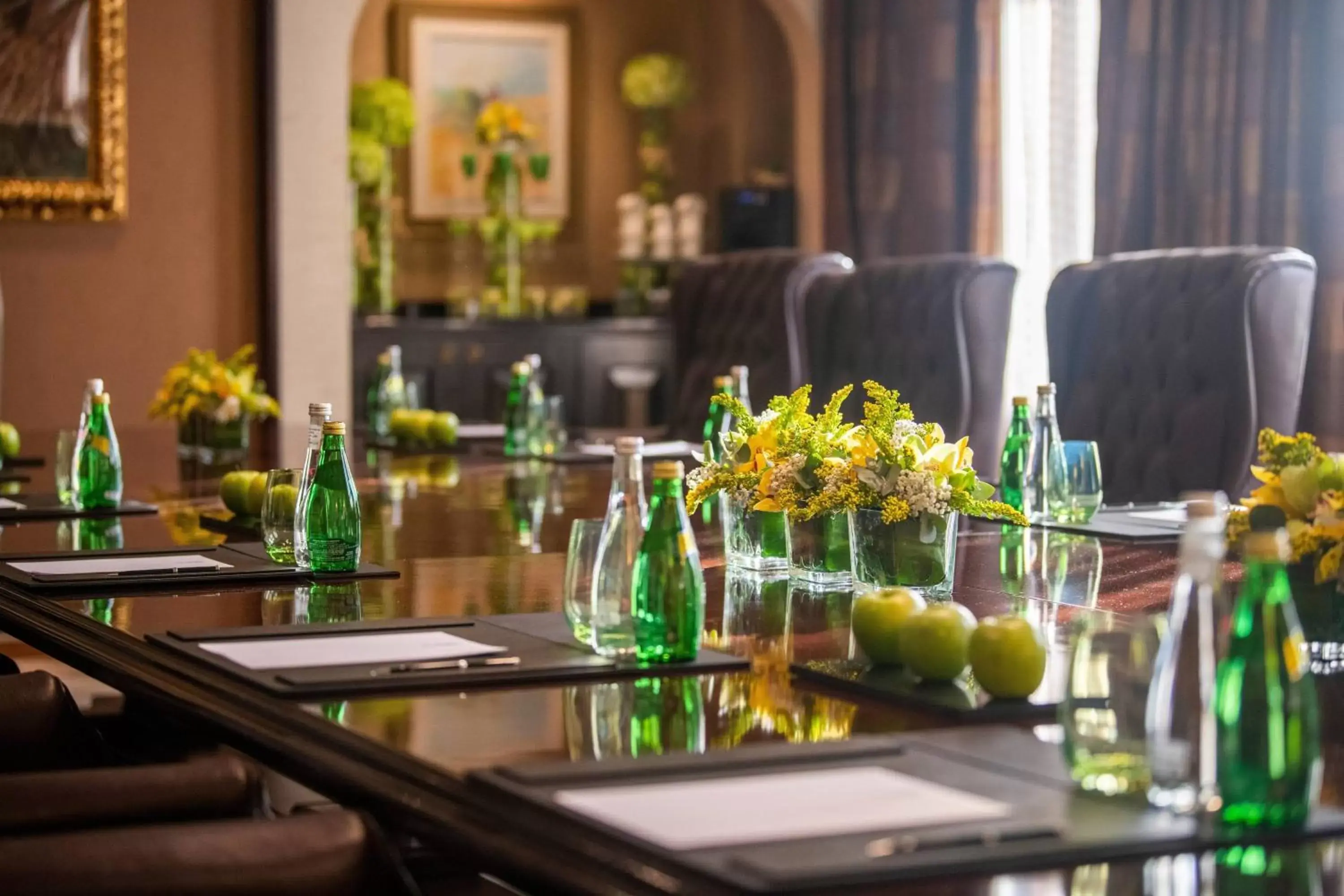 Meeting/conference room, Restaurant/Places to Eat in Sharq Village & Spa, a Ritz-Carlton Hotel