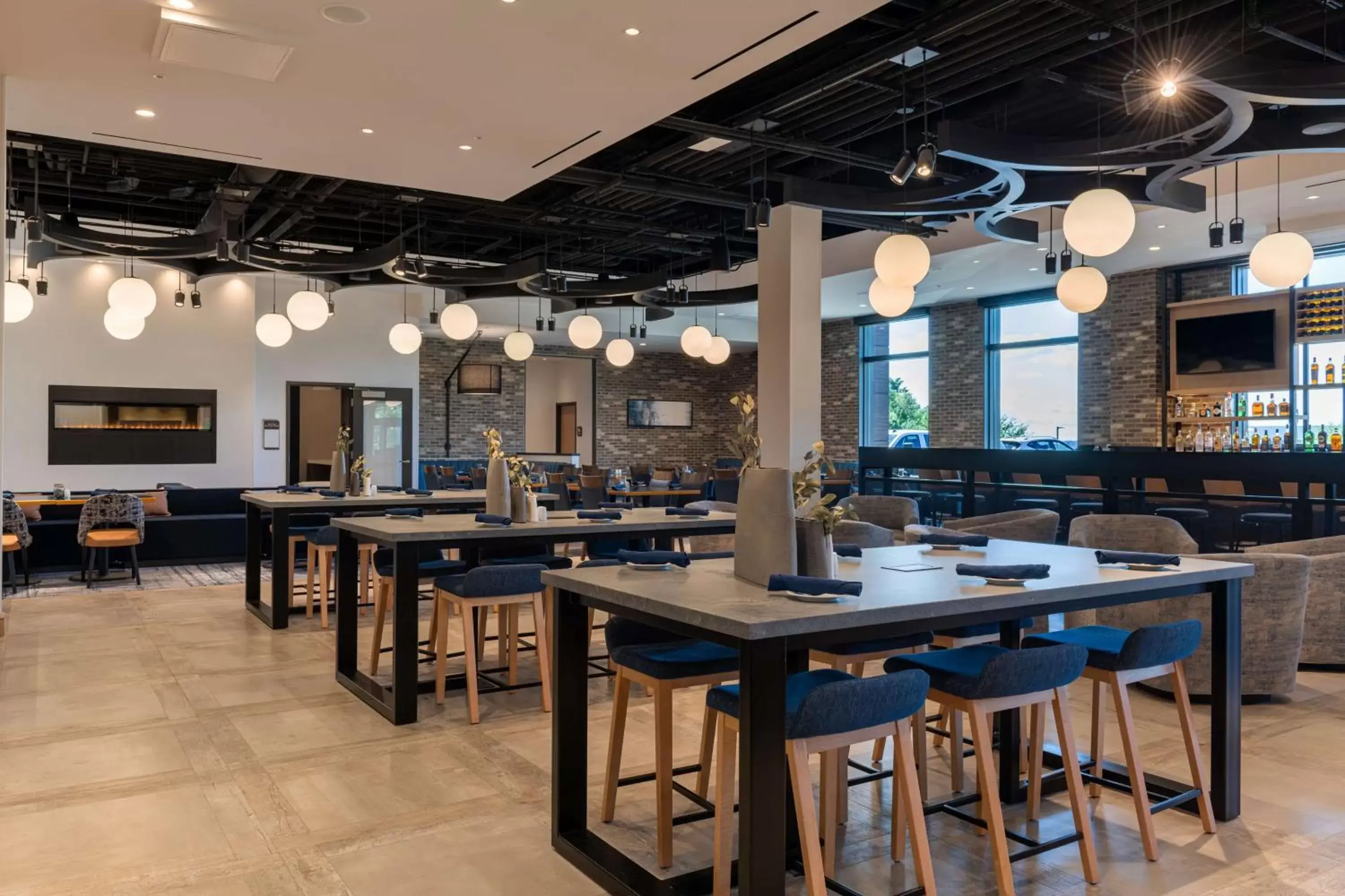 Lounge or bar, Restaurant/Places to Eat in Hilton Garden Inn Boston Canton, Ma