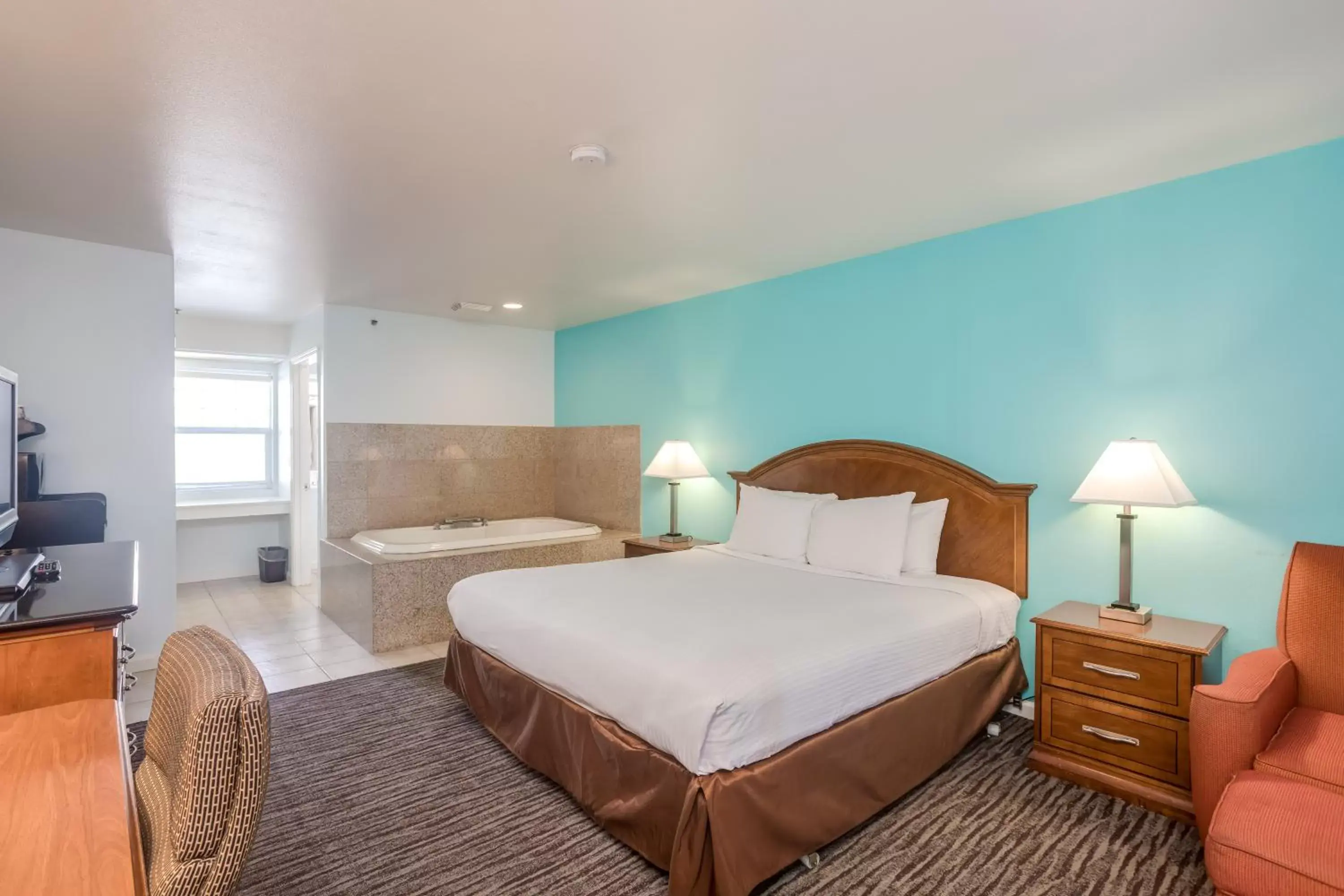 Photo of the whole room, Bed in Pacifica Beach Hotel