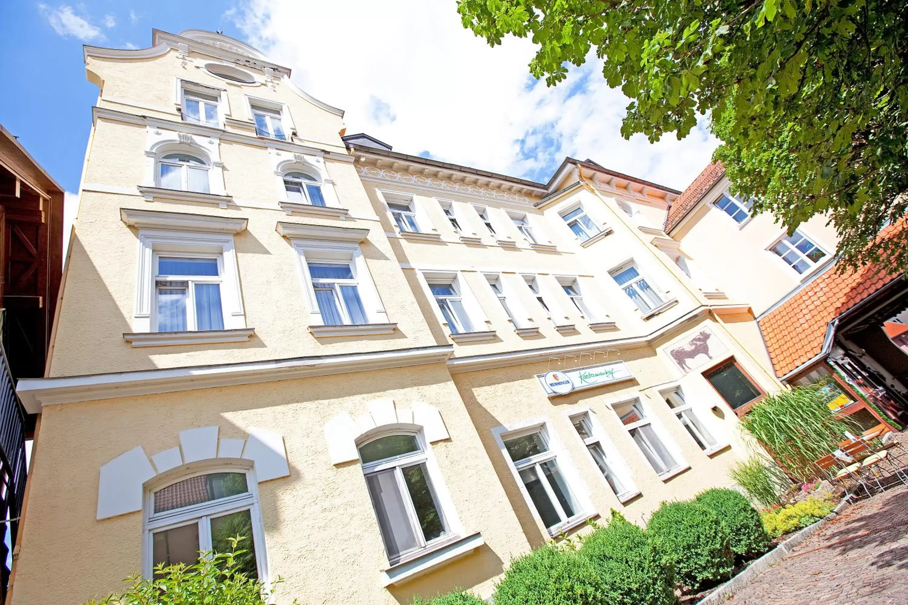 Facade/entrance, Property Building in Drexel´s Parkhotel