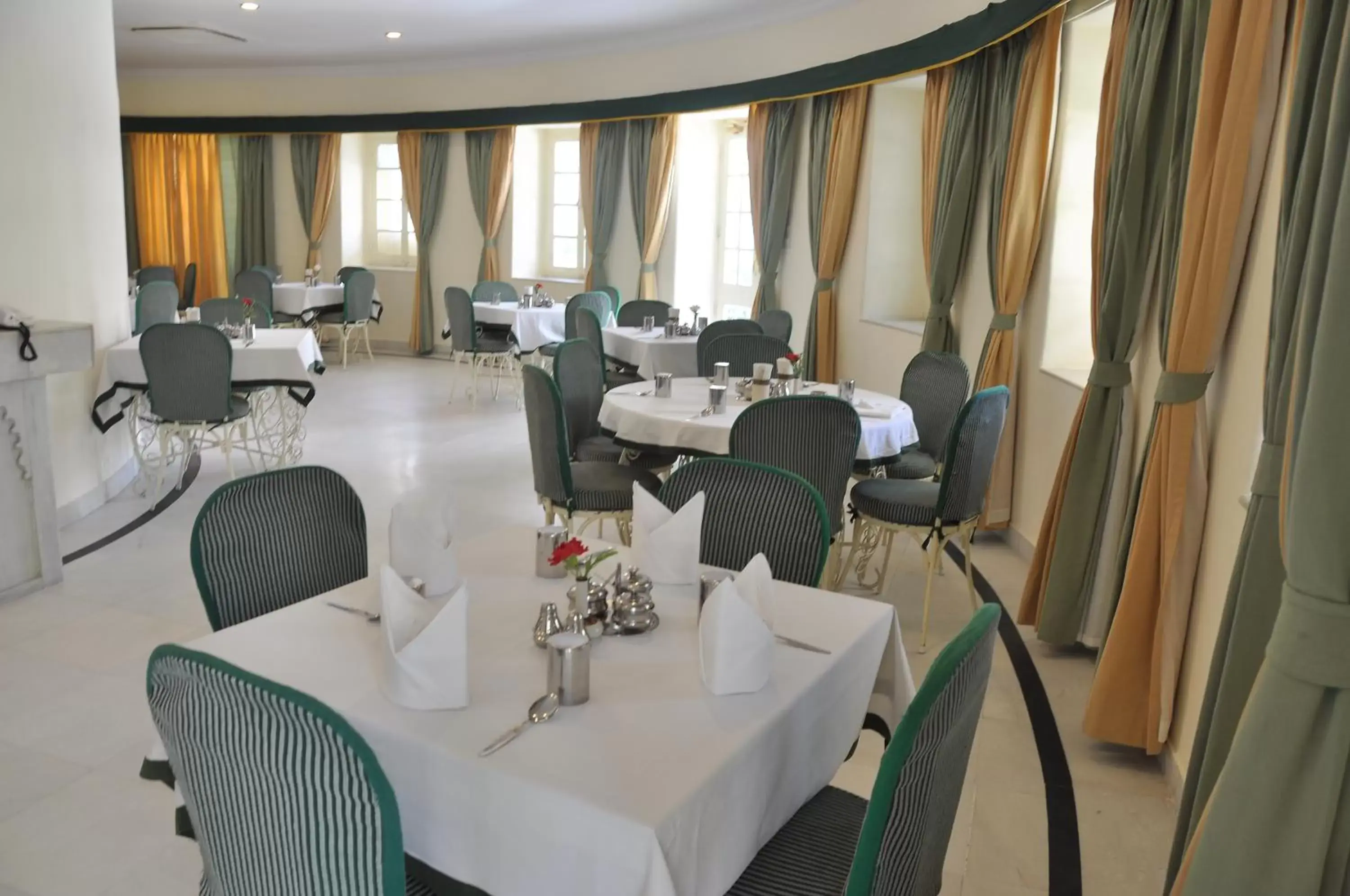 Restaurant/Places to Eat in Garden Hotel by HRH Group of Hotels