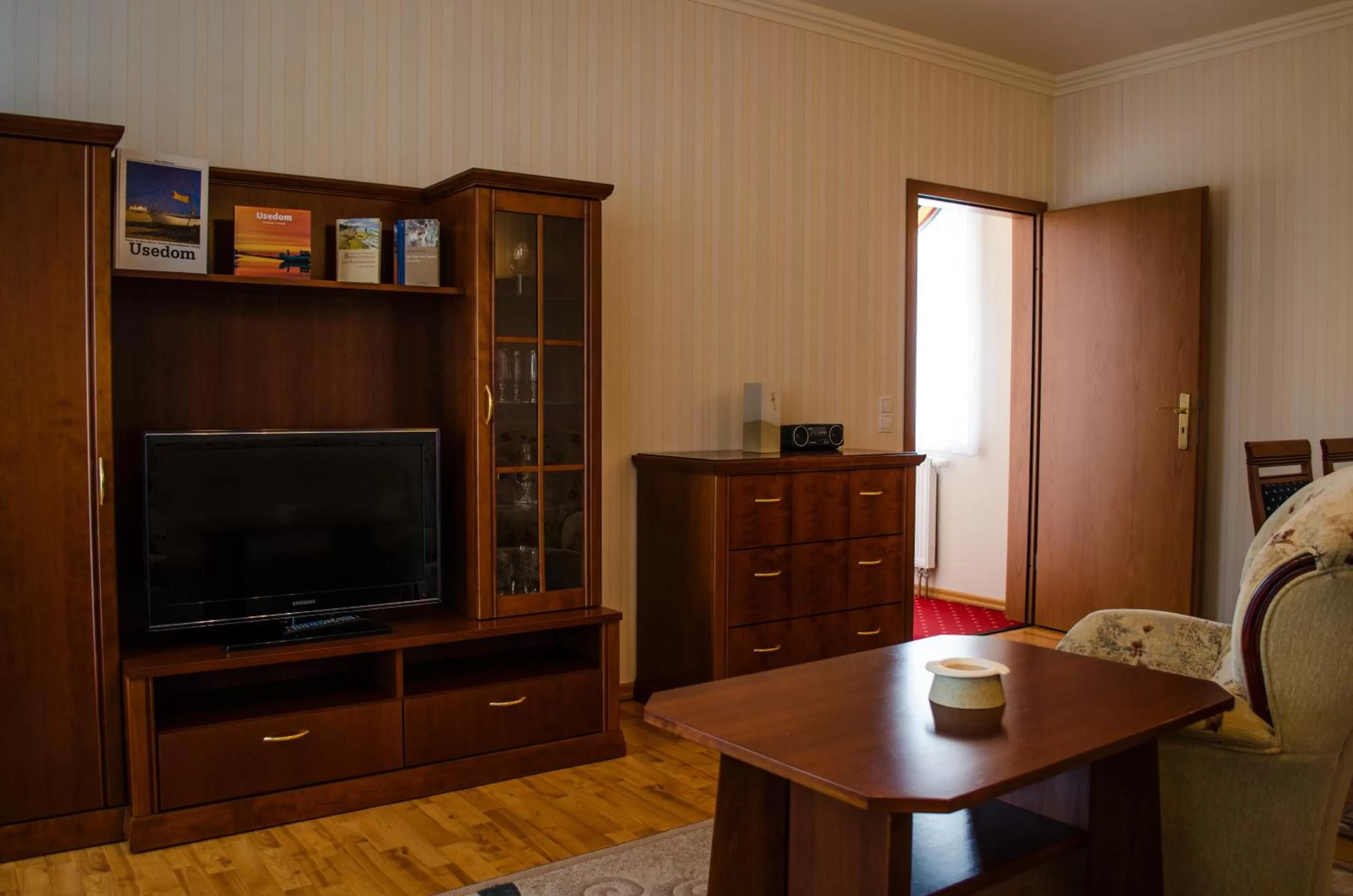 Living room, TV/Entertainment Center in Hotel Meereswelle - Anno 1875
