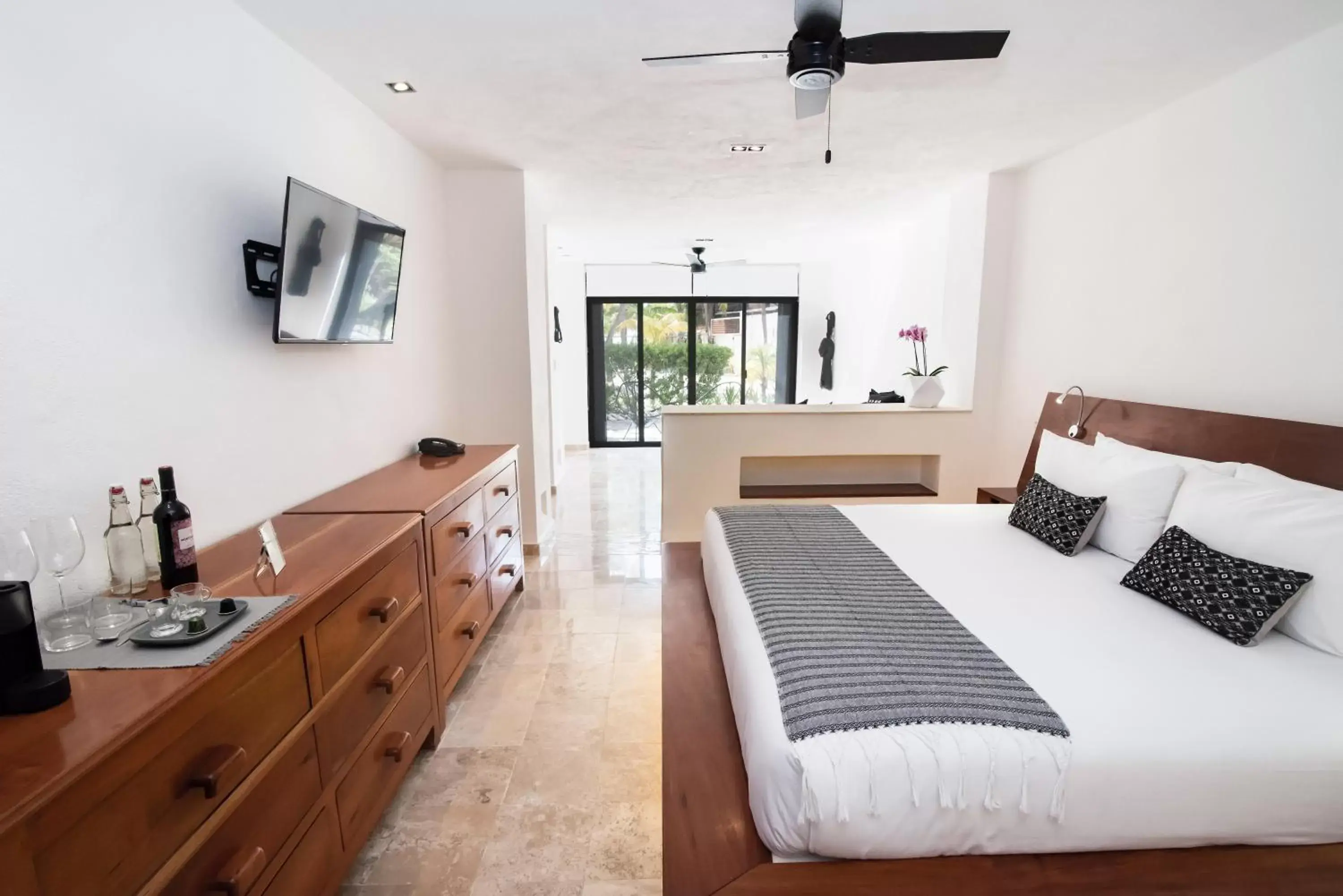 Bedroom in Casa del Jaguar Beach Hotel