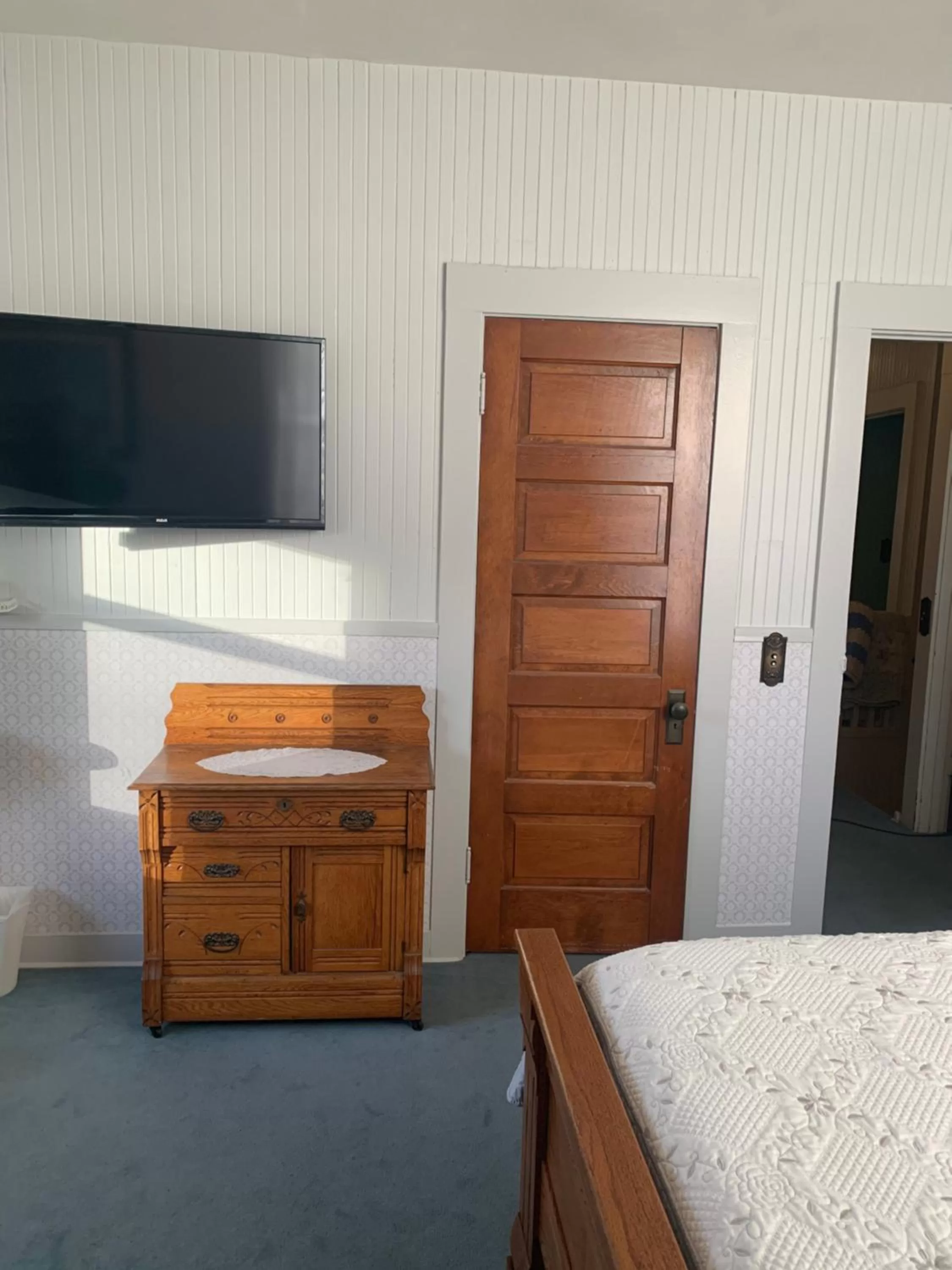 Bed in Mount Shasta Ranch Bed and Breakfast