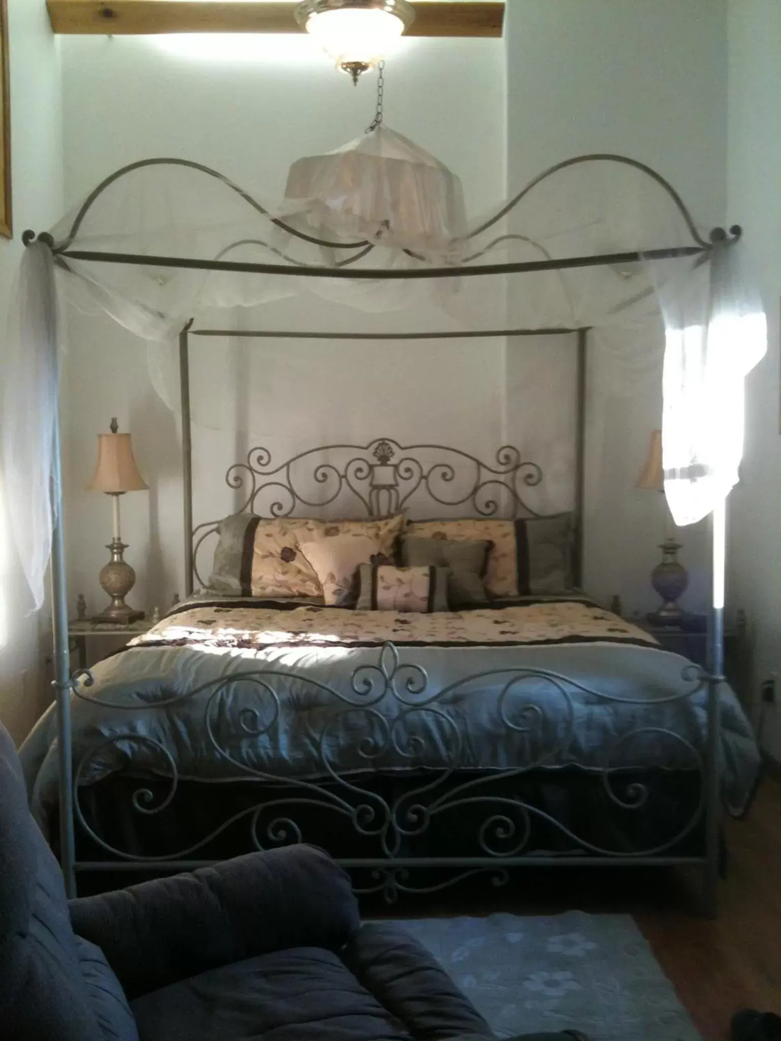 Bedroom, Bed in Abbey Archway Inn