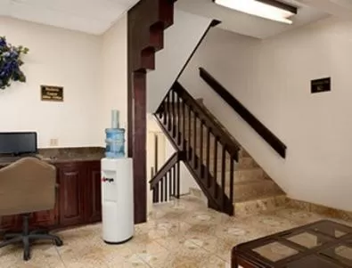 Decorative detail in Super 8 by Wyndham Carlsbad