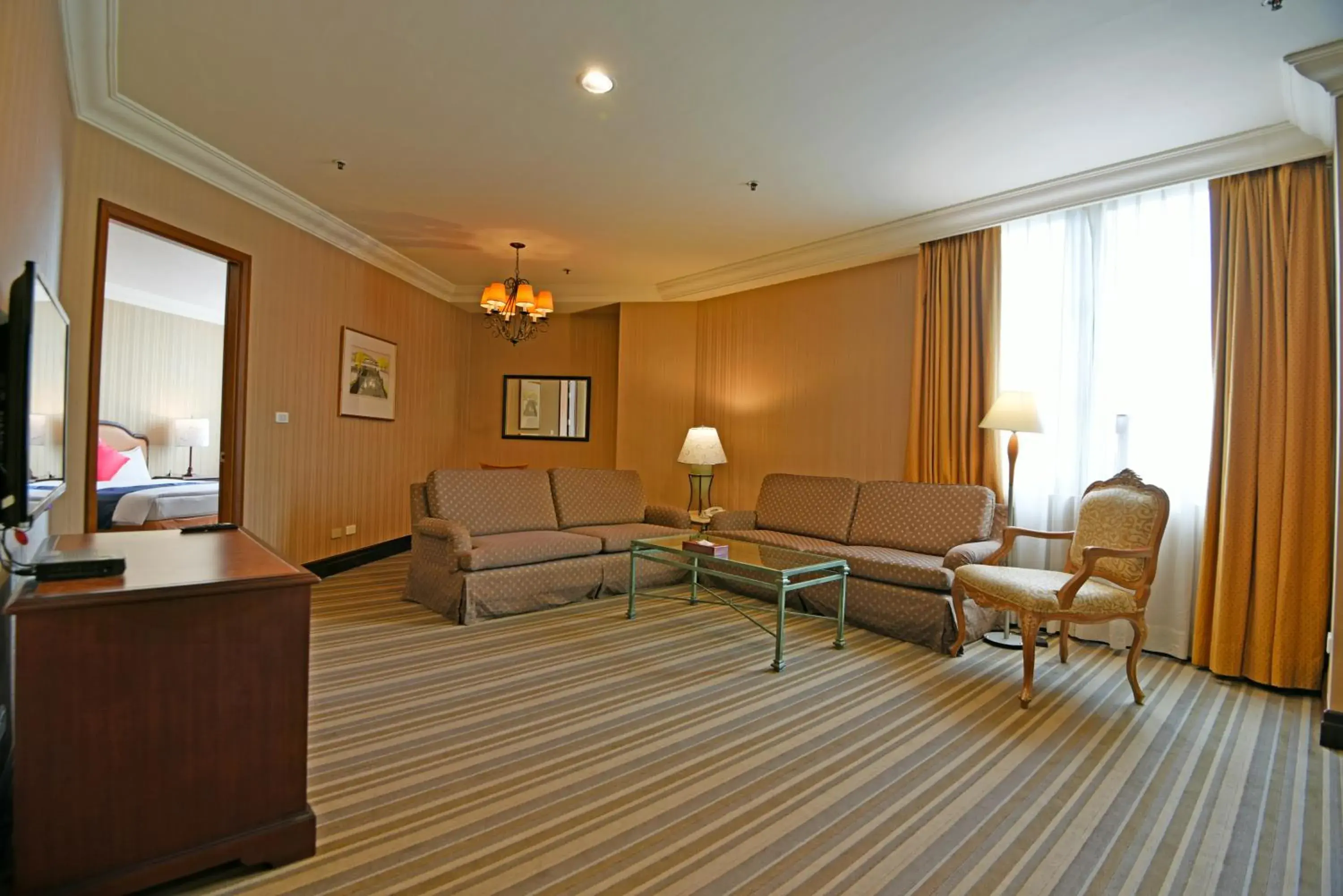 Living room, Seating Area in Wei-Yat Grand Hotel