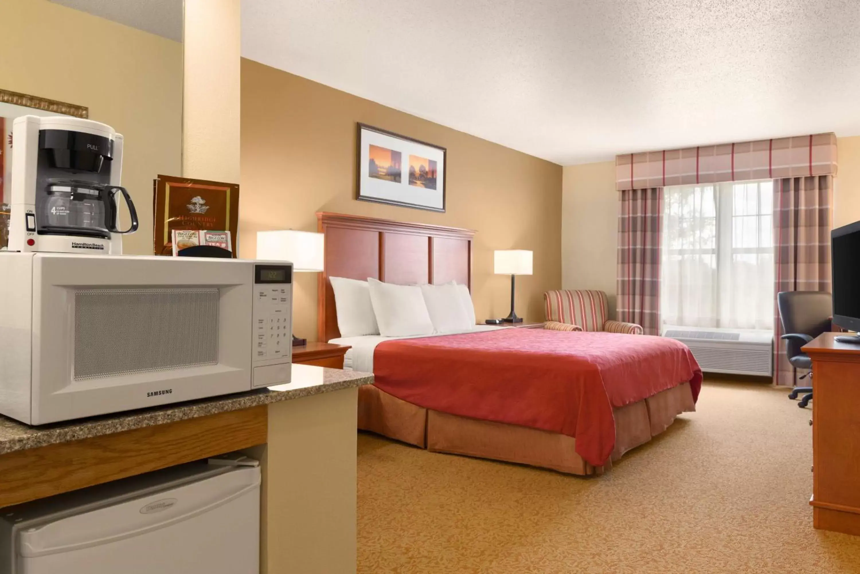 Photo of the whole room in Country Inn & Suites by Radisson, Sycamore, IL