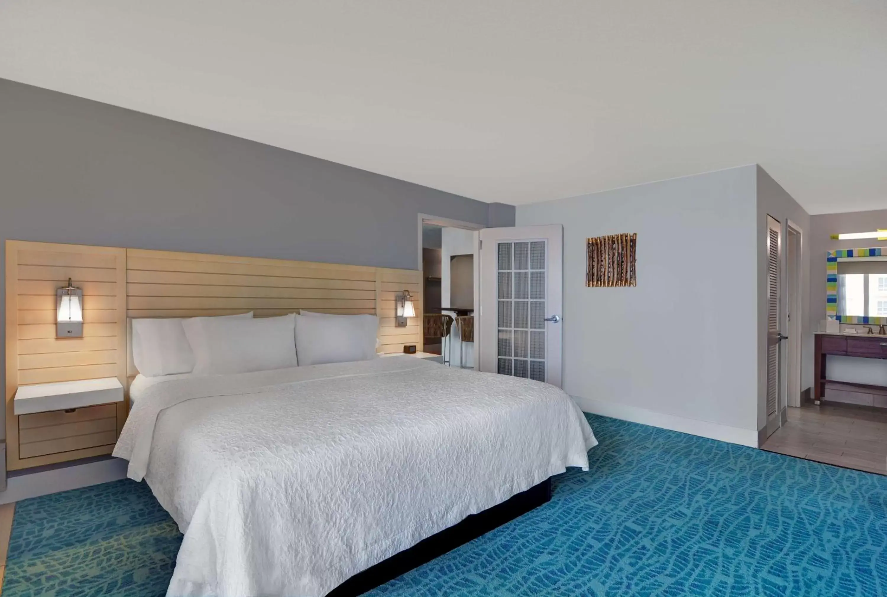 Bed in Hampton Inn Oceanfront Jacksonville Beach