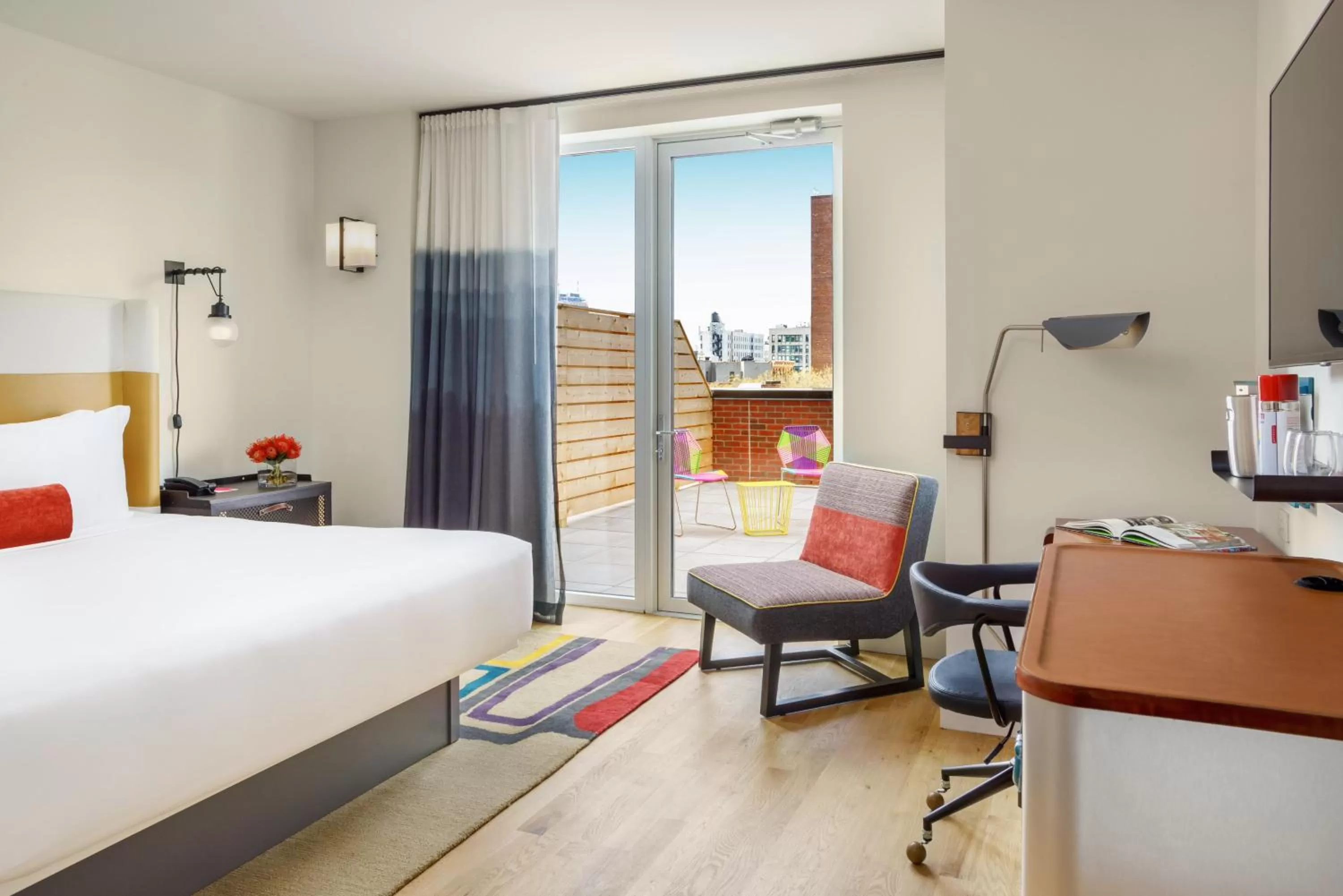 Photo of the whole room, Bed in Hotel Indigo Lower East Side New York by IHG