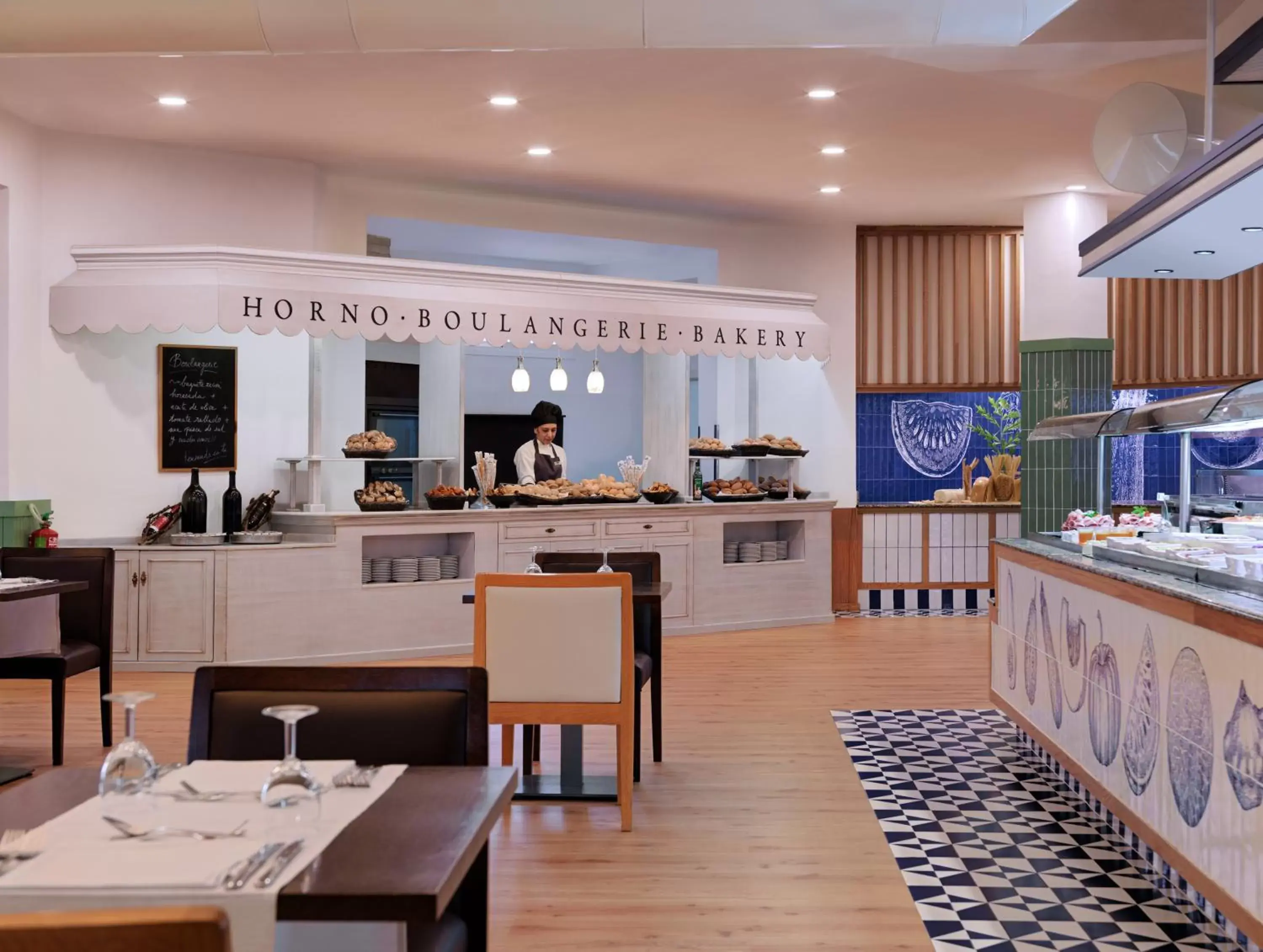 Restaurant/places to eat in H10 Las Palmeras Restaurant/places to eat in H10 Las Palmeras