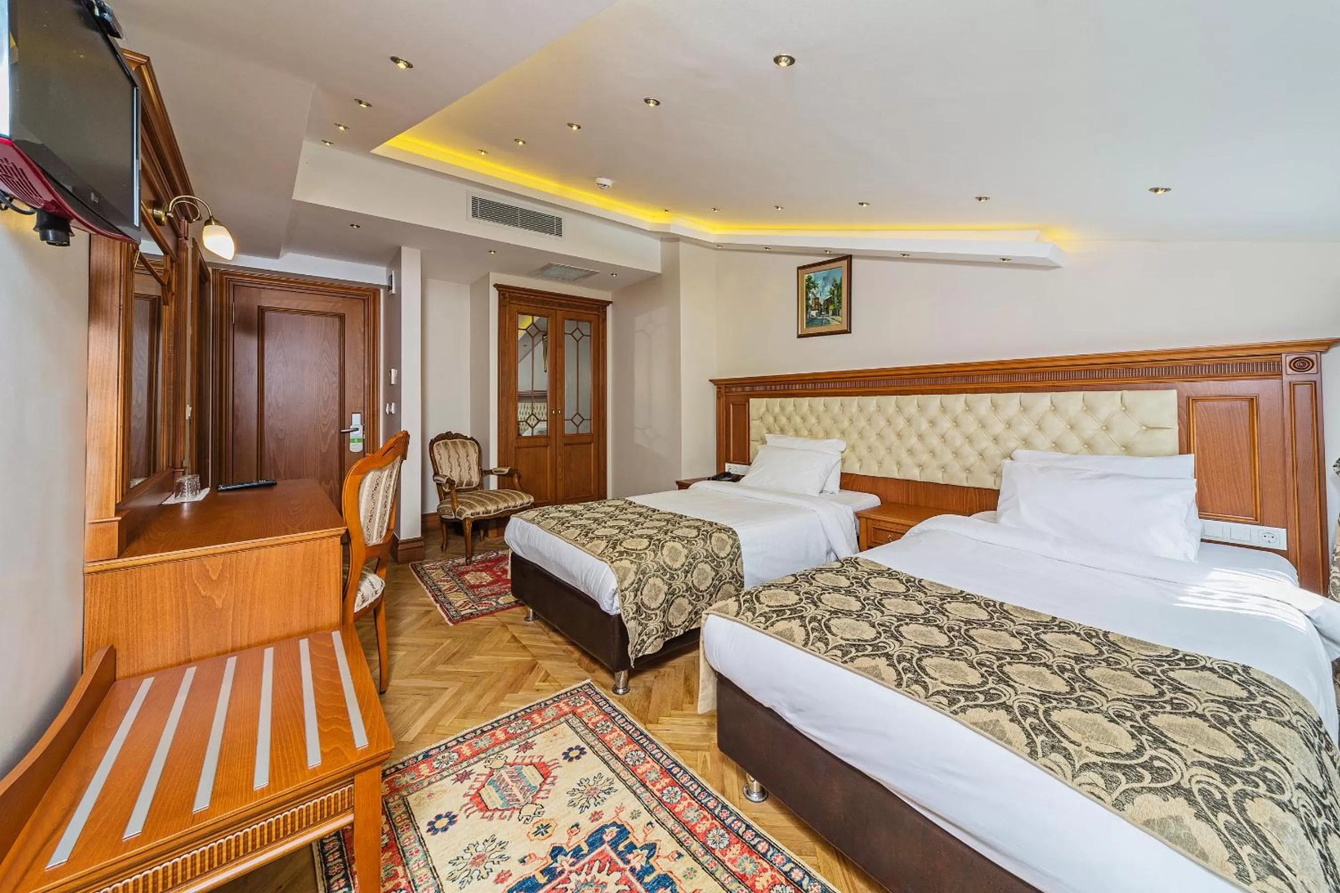 Photo of the whole room, Bed in Hotel Spectra Sultanahmet