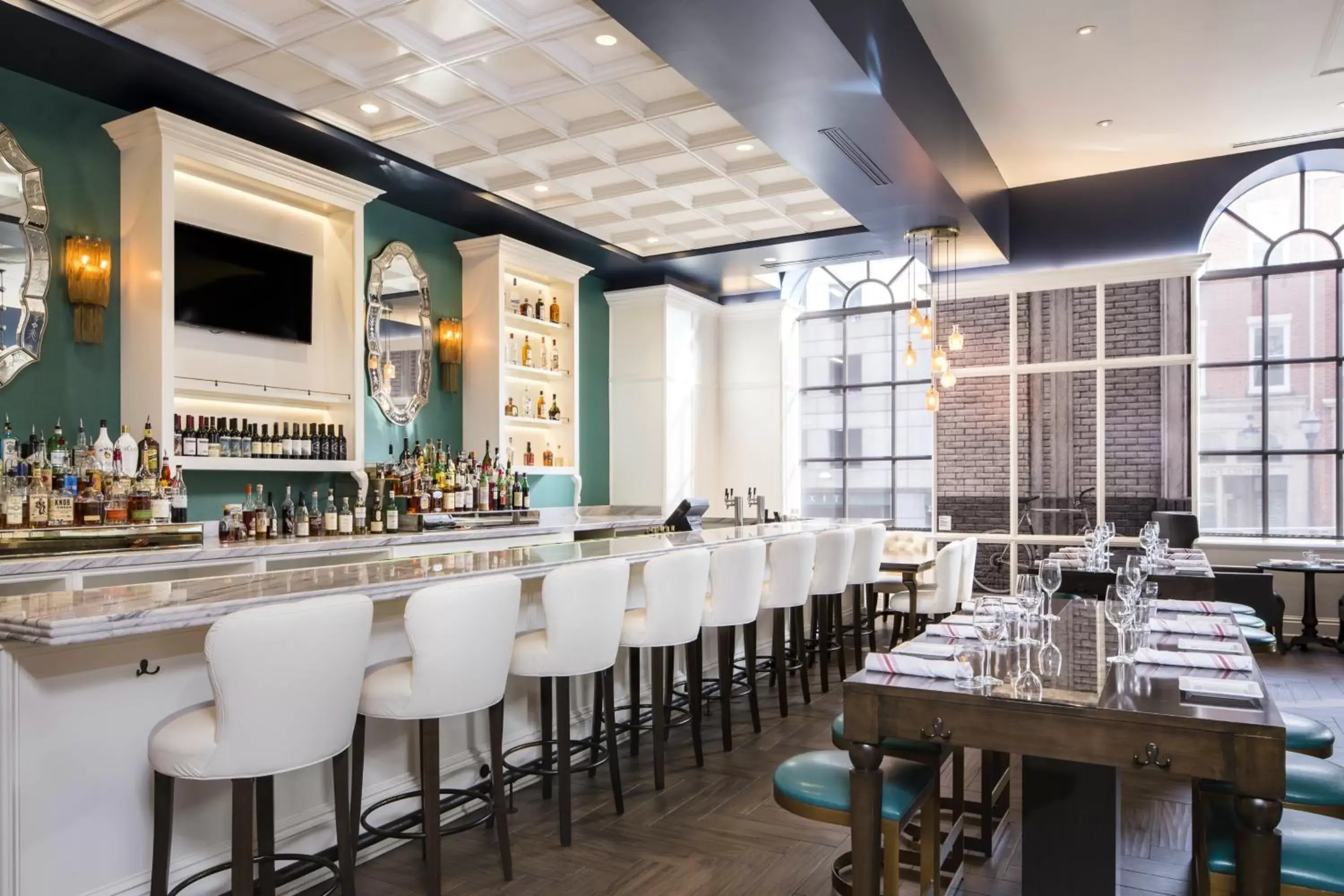 Lounge or bar, Restaurant/Places to Eat in Hotel Indigo Baltimore Downtown, an IHG Hotel
