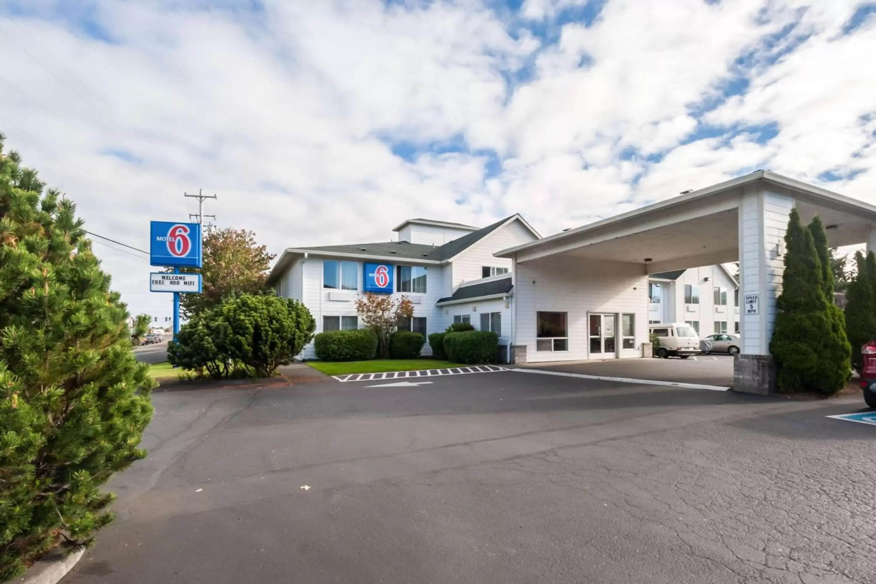 Property Building in Motel 6-Seaside, OR