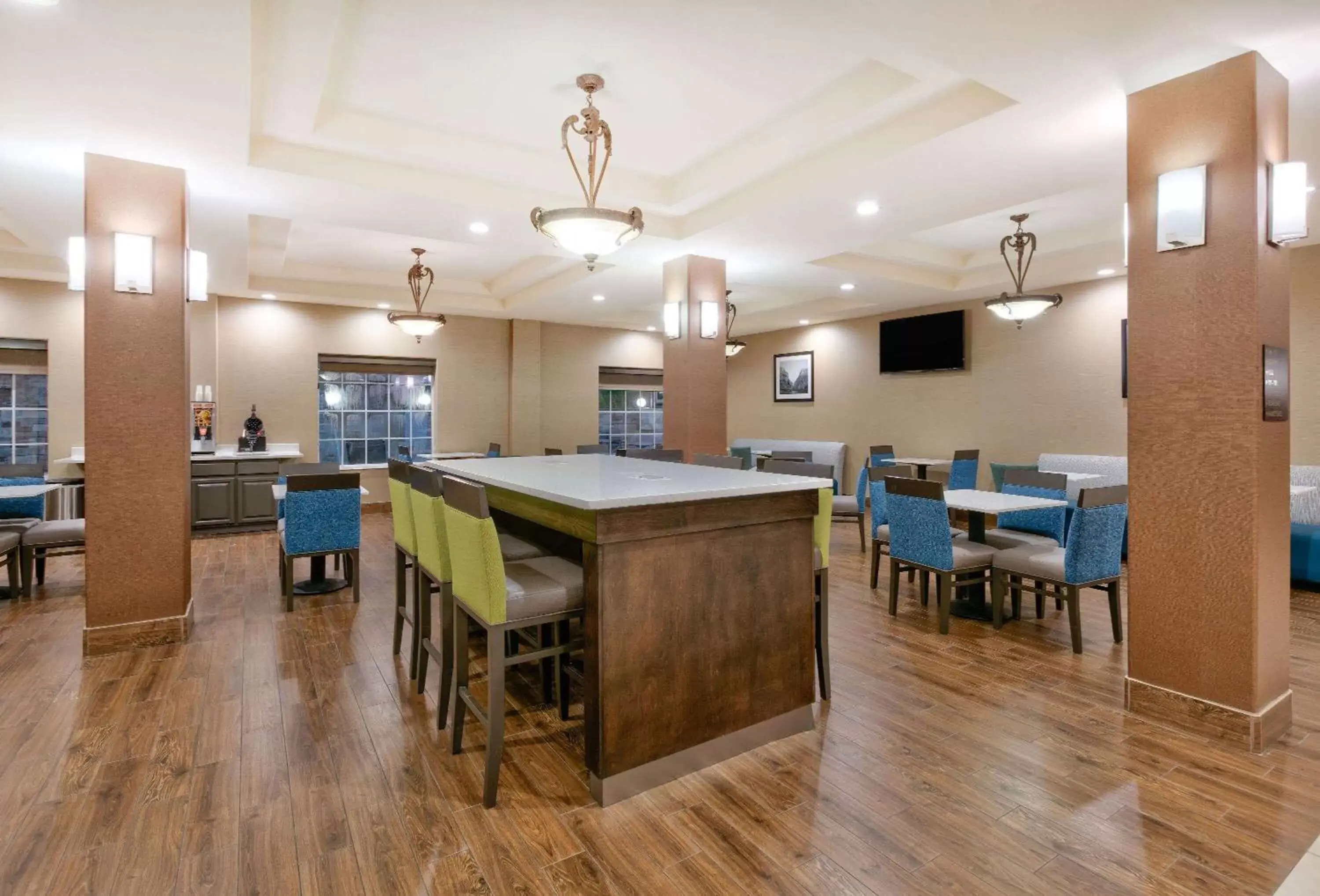 Breakfast, Restaurant/Places to Eat in Baymont Inn & Suites by Wyndham Glen Rose