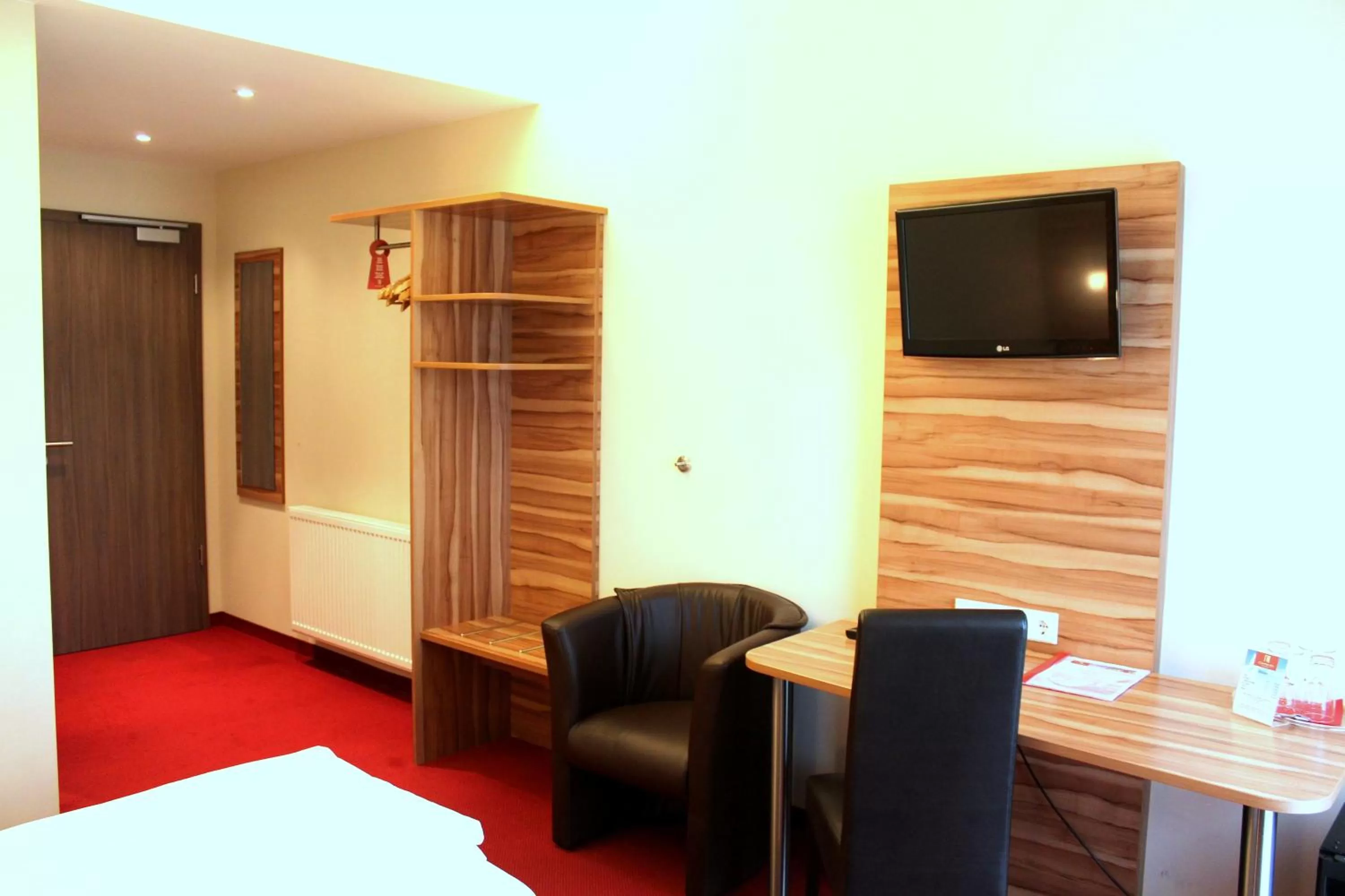 TV and multimedia, Bed in Come IN Hotel