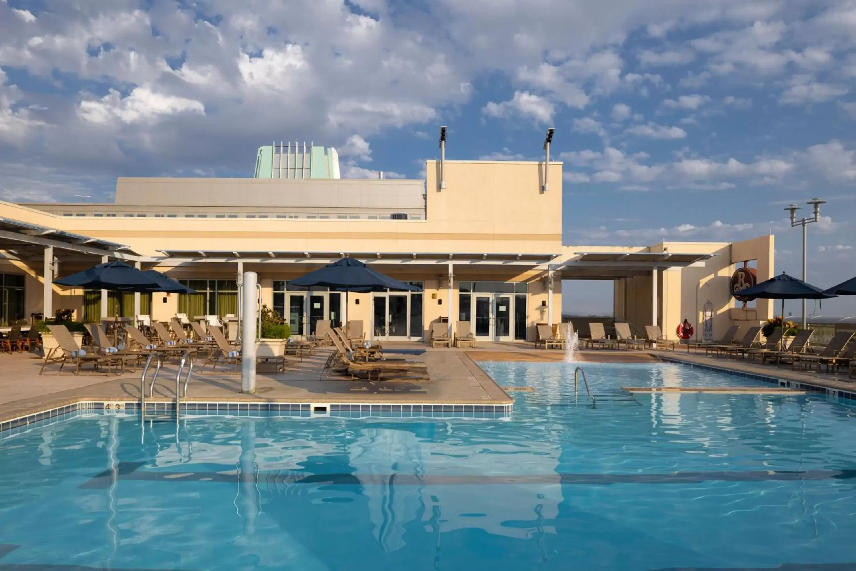 Swimming Pool in Renaissance Montgomery Hotel & Spa at the Convention Center