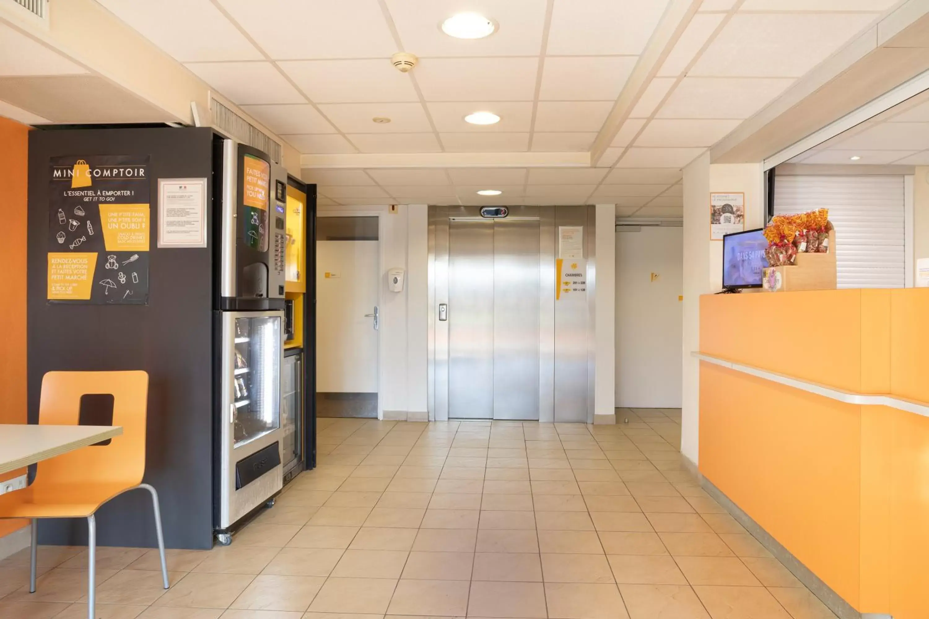 Lobby or reception in Premiere Classe Maubeuge