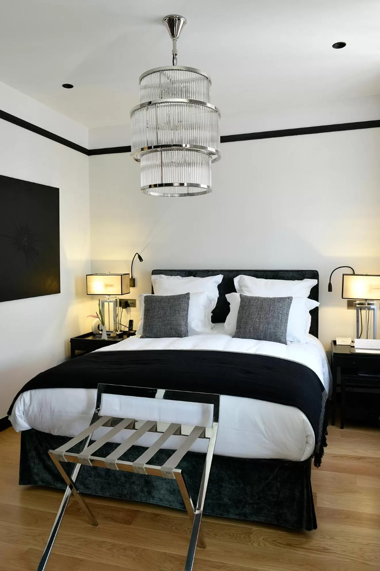 Shower, Bed in Hôtel Restaurant le Touring - Teritoria