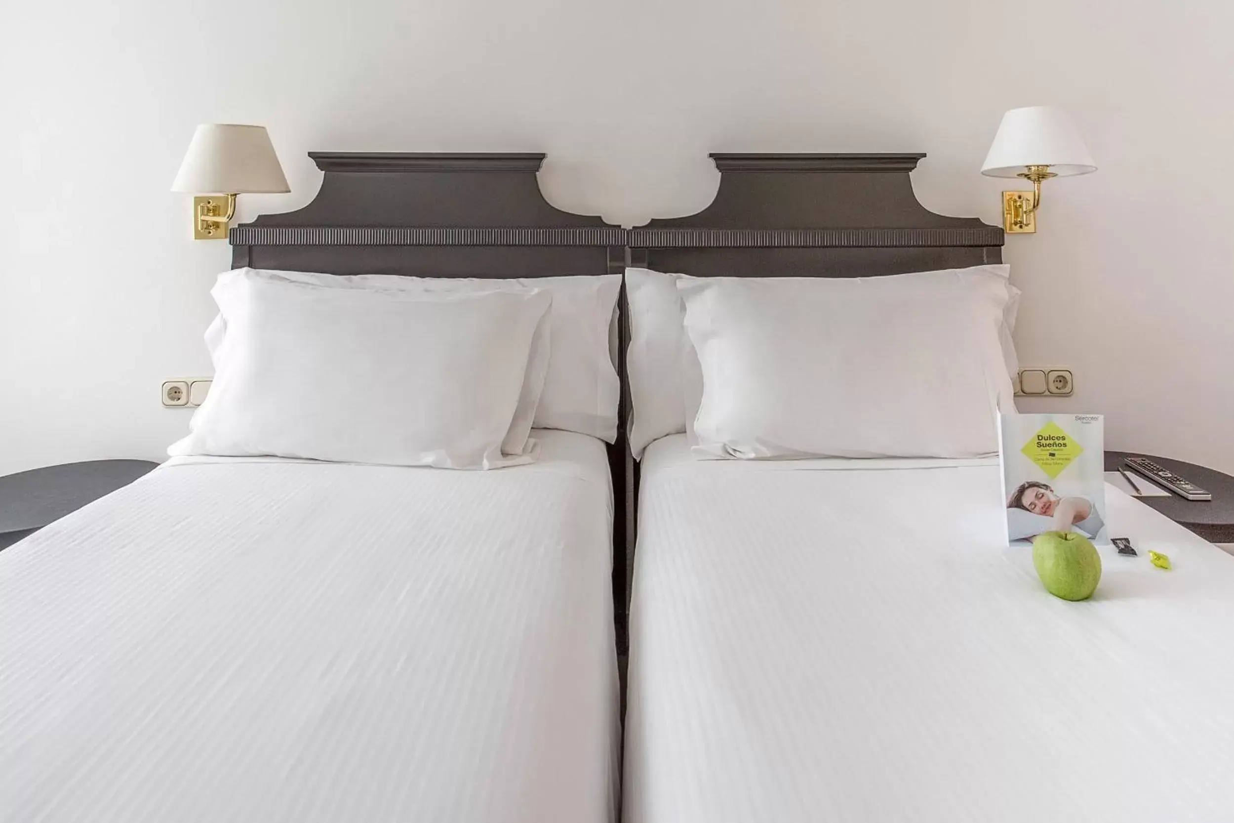 Bed in Sercotel Hotel Europa