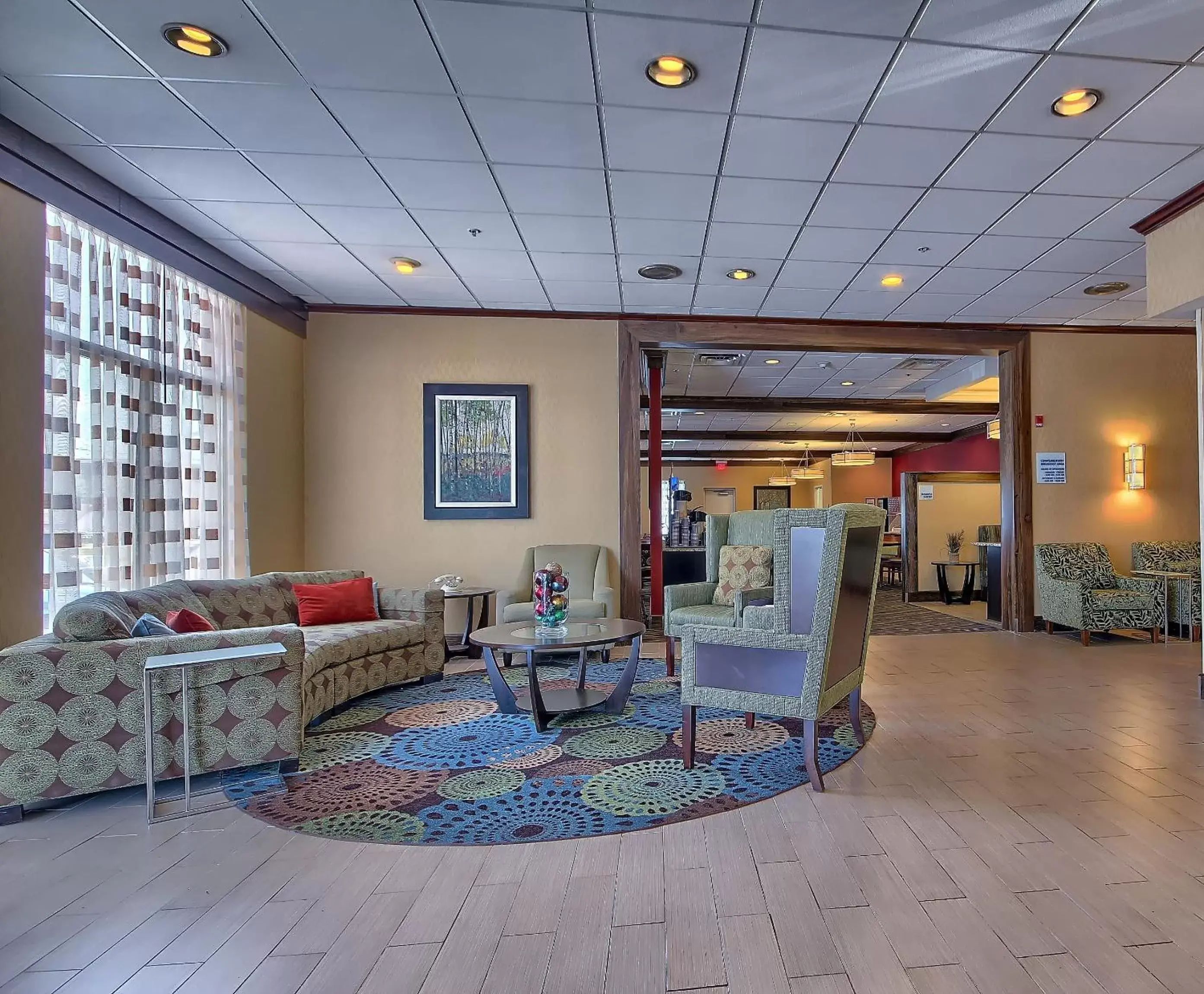 Lobby or reception in Holiday Inn Express Charleston-Civic Center, an IHG Hotel
