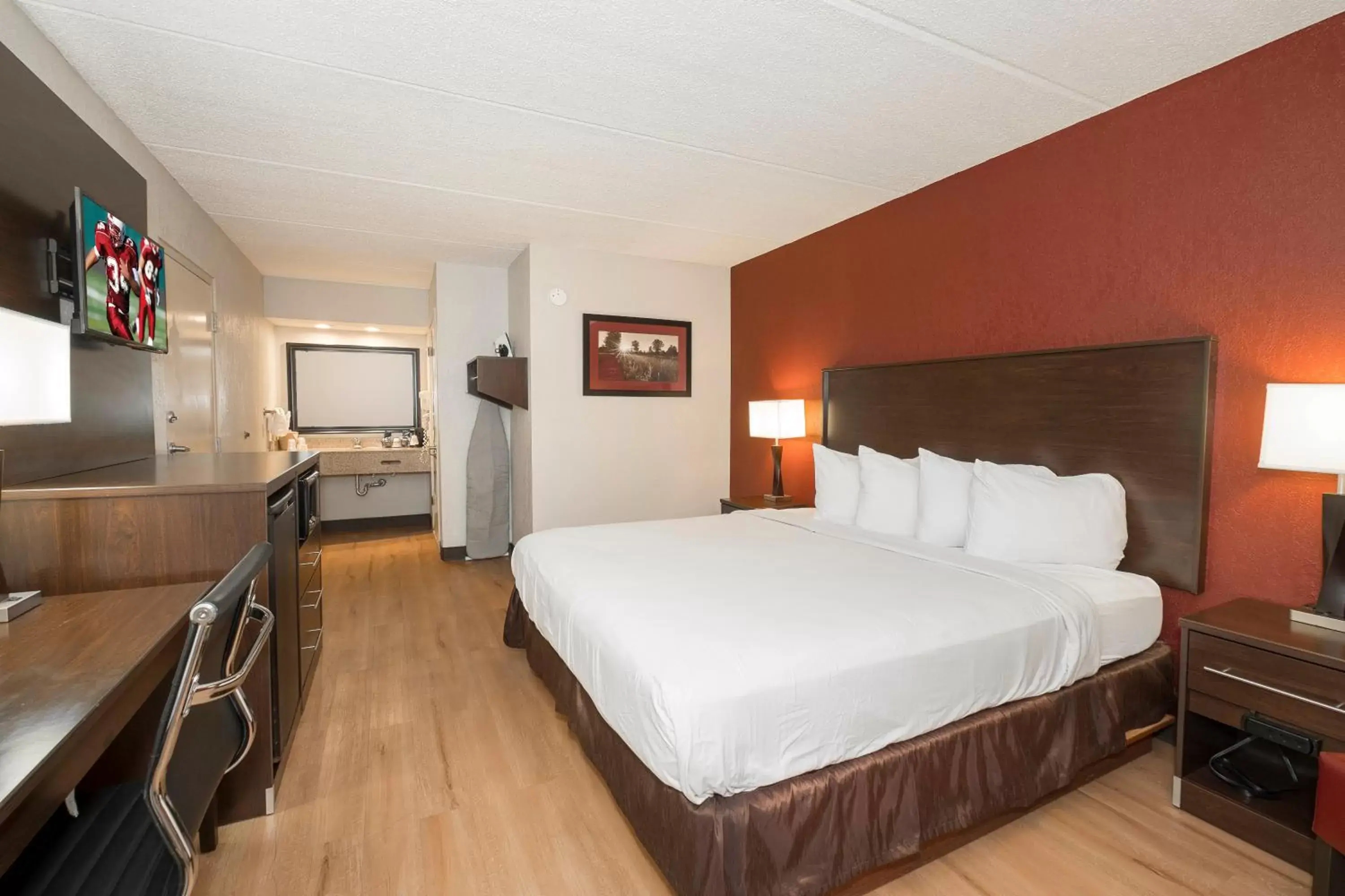 Photo of the whole room, Bed in Red Roof Inn Mobile North – Saraland Photo of the whole room, Bed in Red Roof Inn Mobile North – Saraland